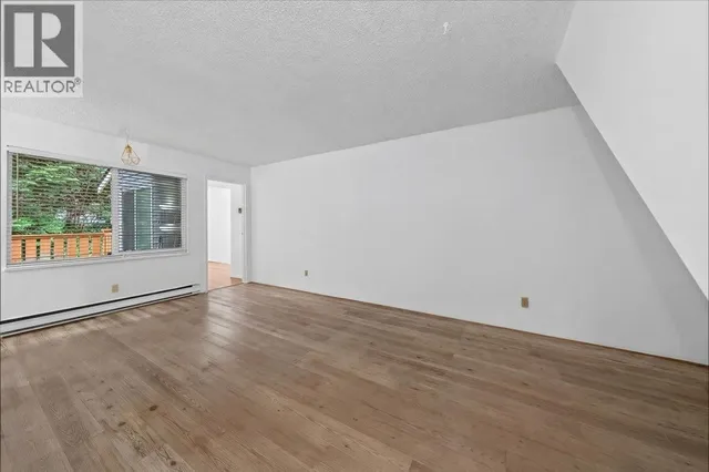 3438 COPELAND AVENUE, Vancouver 4