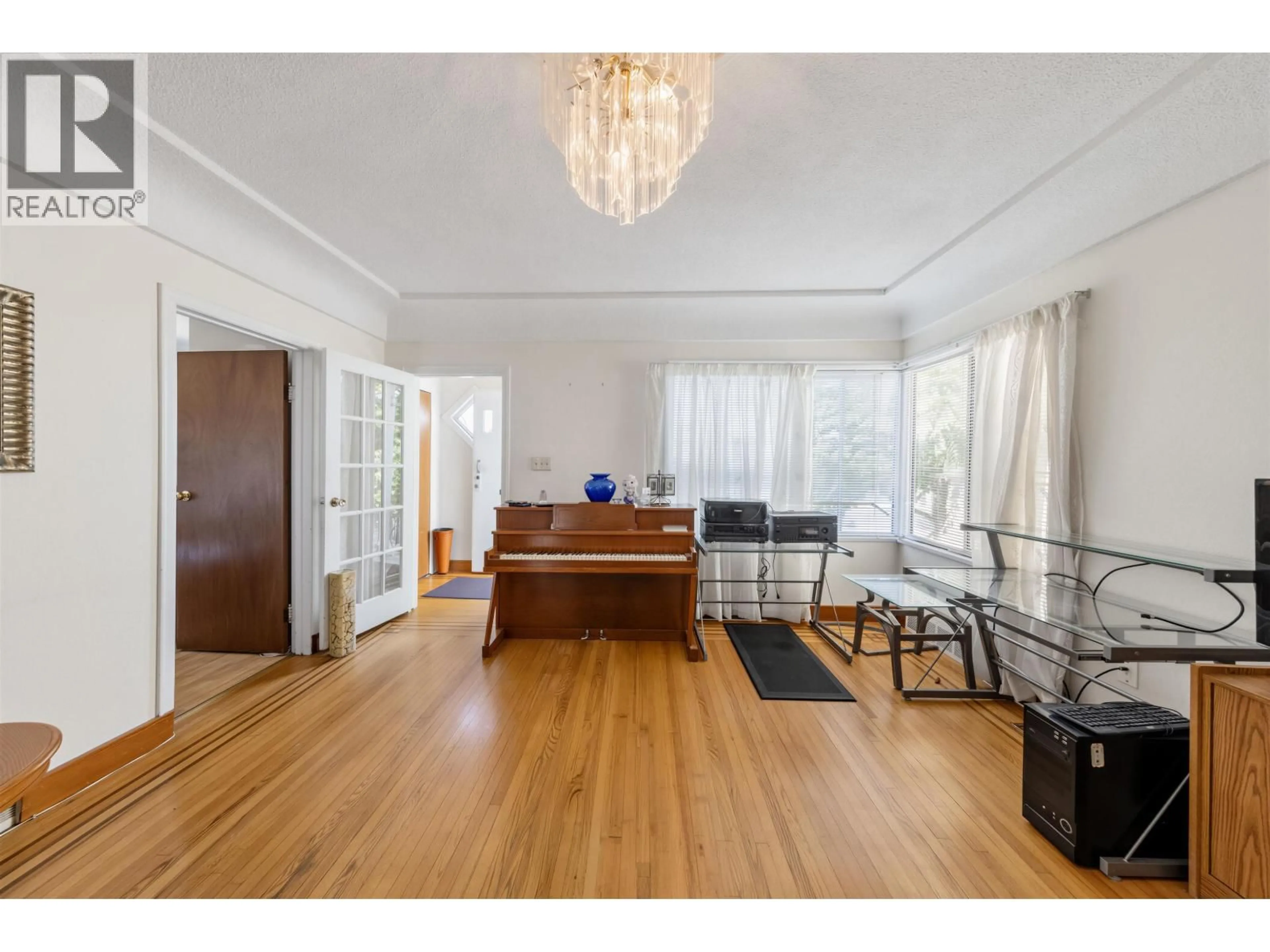 Unknown for 3378 26TH AVENUE, Vancouver British Columbia V5R1L9