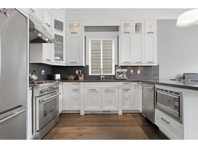14713 32 AVENUE, Surrey 2