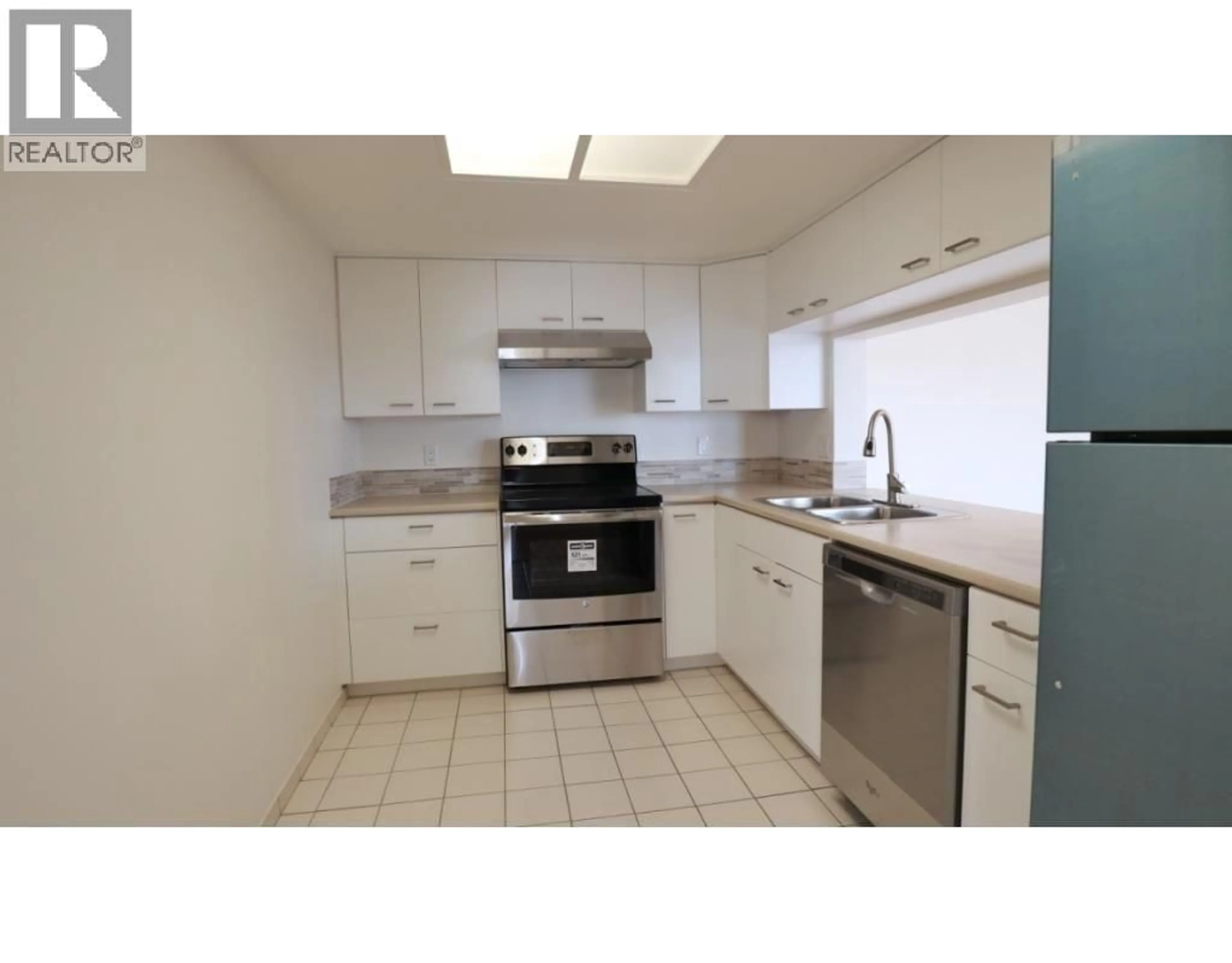 Standard kitchen, unknown for 1702 - 121 TENTH STREET, New Westminster British Columbia V3M3X7