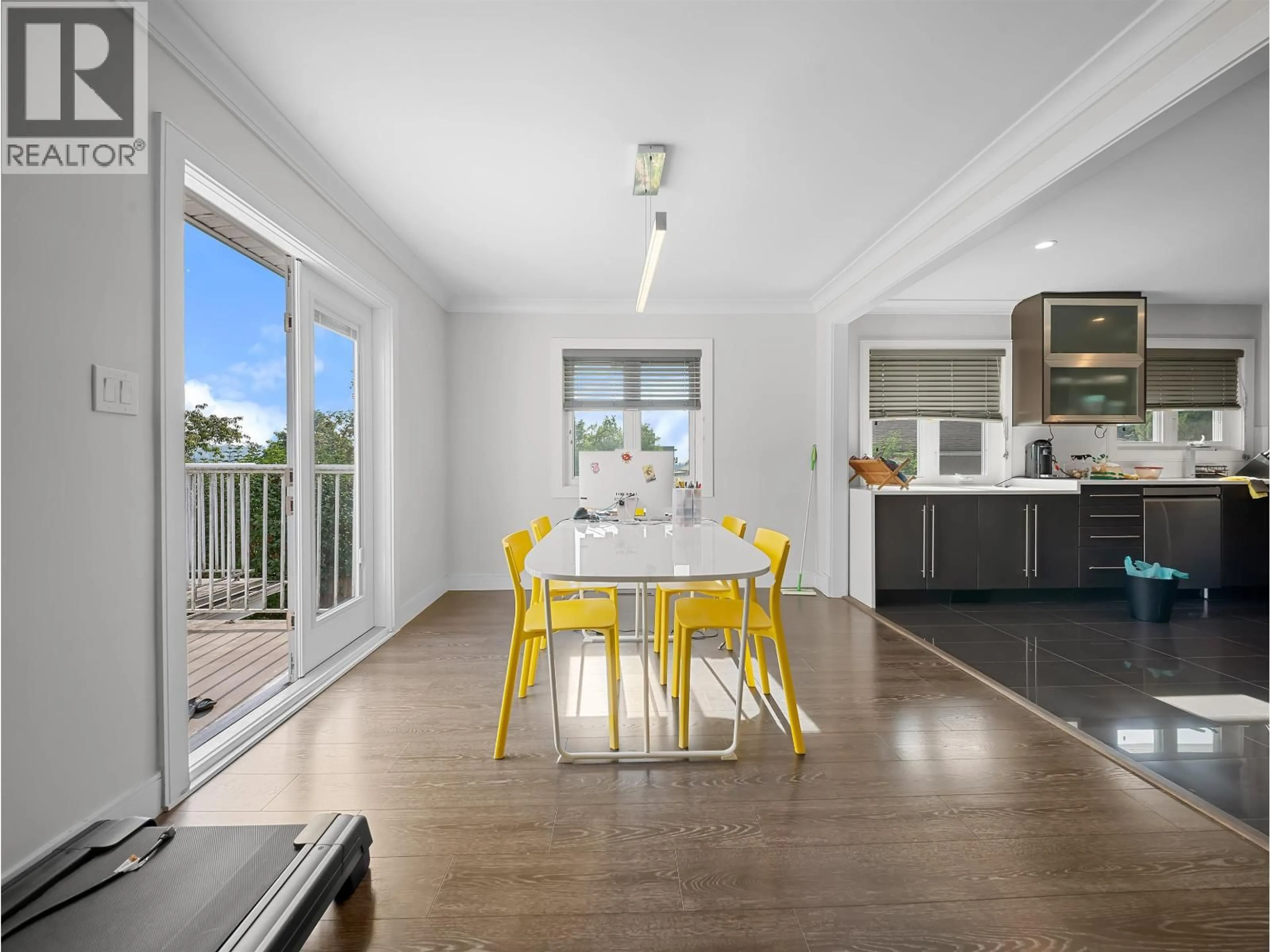 Open concept kitchen, wood/laminate floor for 336 WALKER STREET, Coquitlam British Columbia V3K4C8
