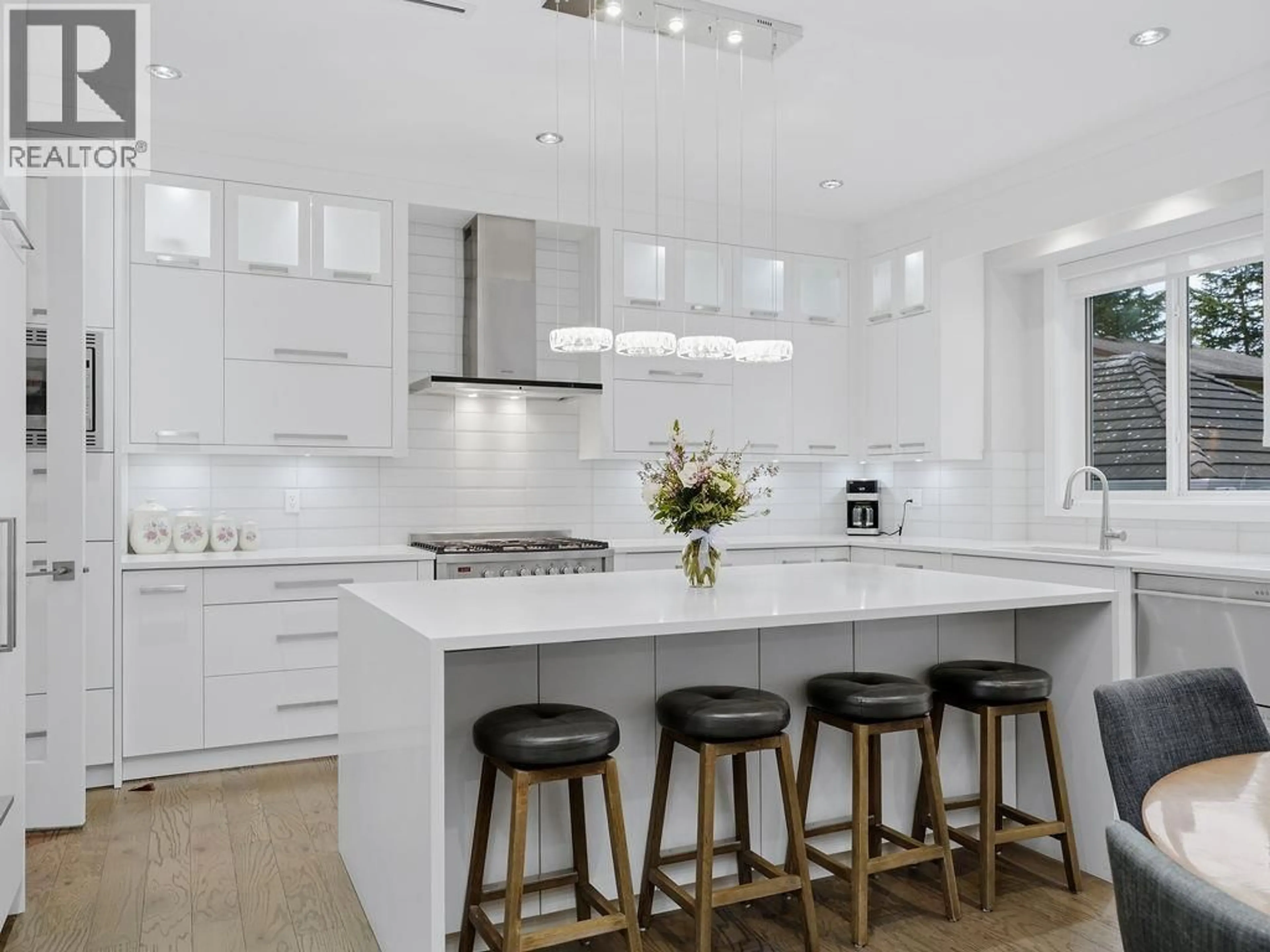 Contemporary kitchen, ceramic/tile floor for 4507 PERCIVAL AVENUE, Burnaby British Columbia V5G3S4