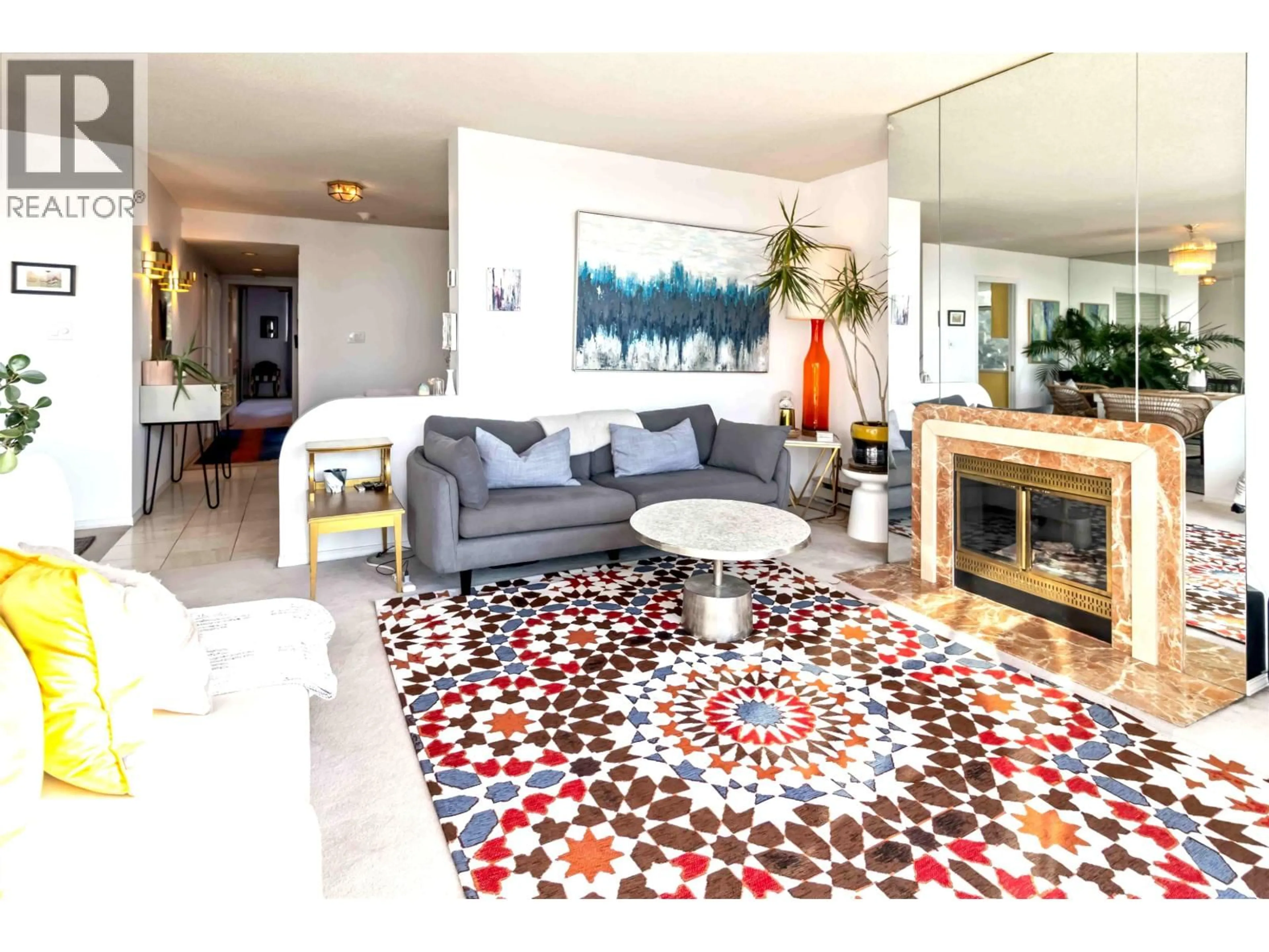 Living room with furniture, unknown for 802 - 1455 DUCHESS AVENUE, West Vancouver British Columbia V7T1H7