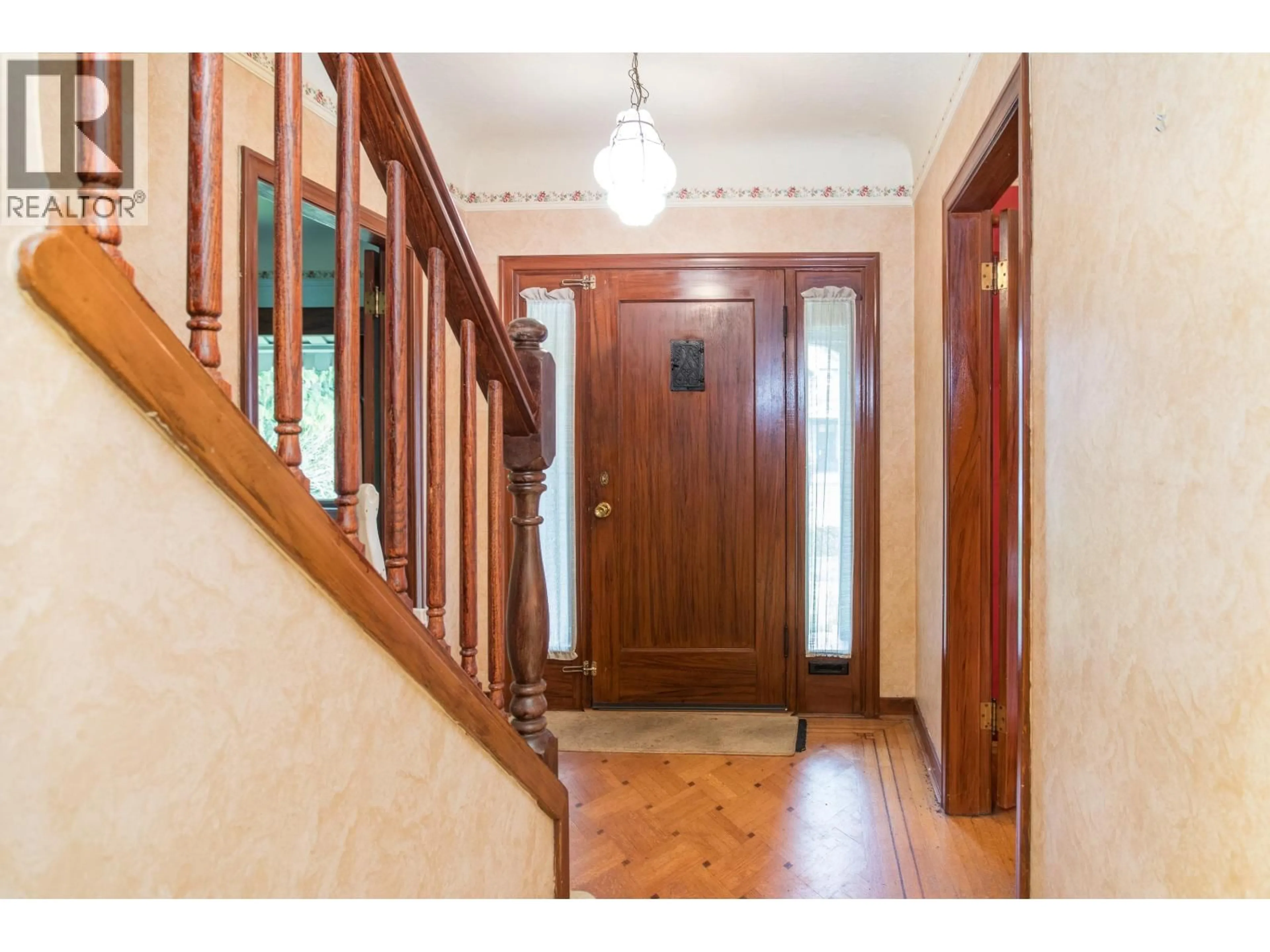 Indoor entryway for 6857 LABURNUM STREET, Vancouver British Columbia V6P5M8