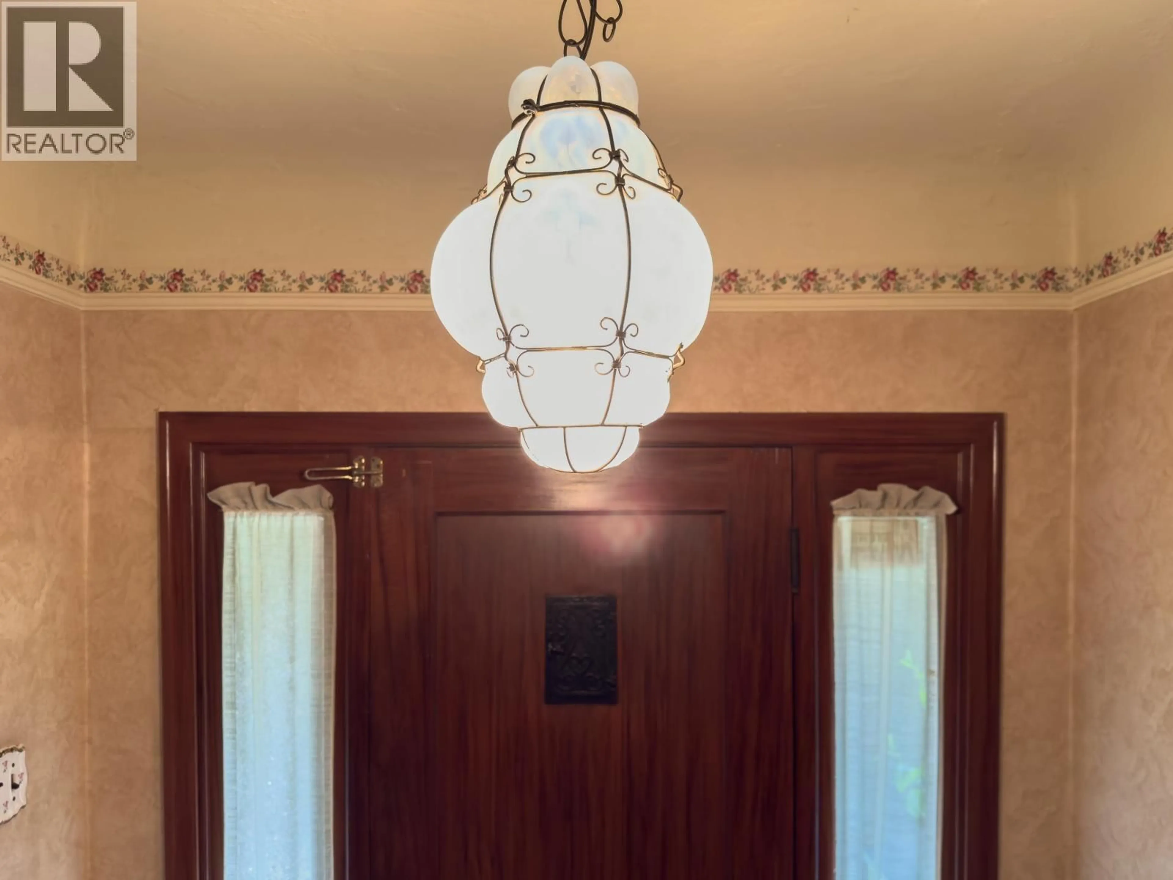Indoor entryway for 6857 LABURNUM STREET, Vancouver British Columbia V6P5M8