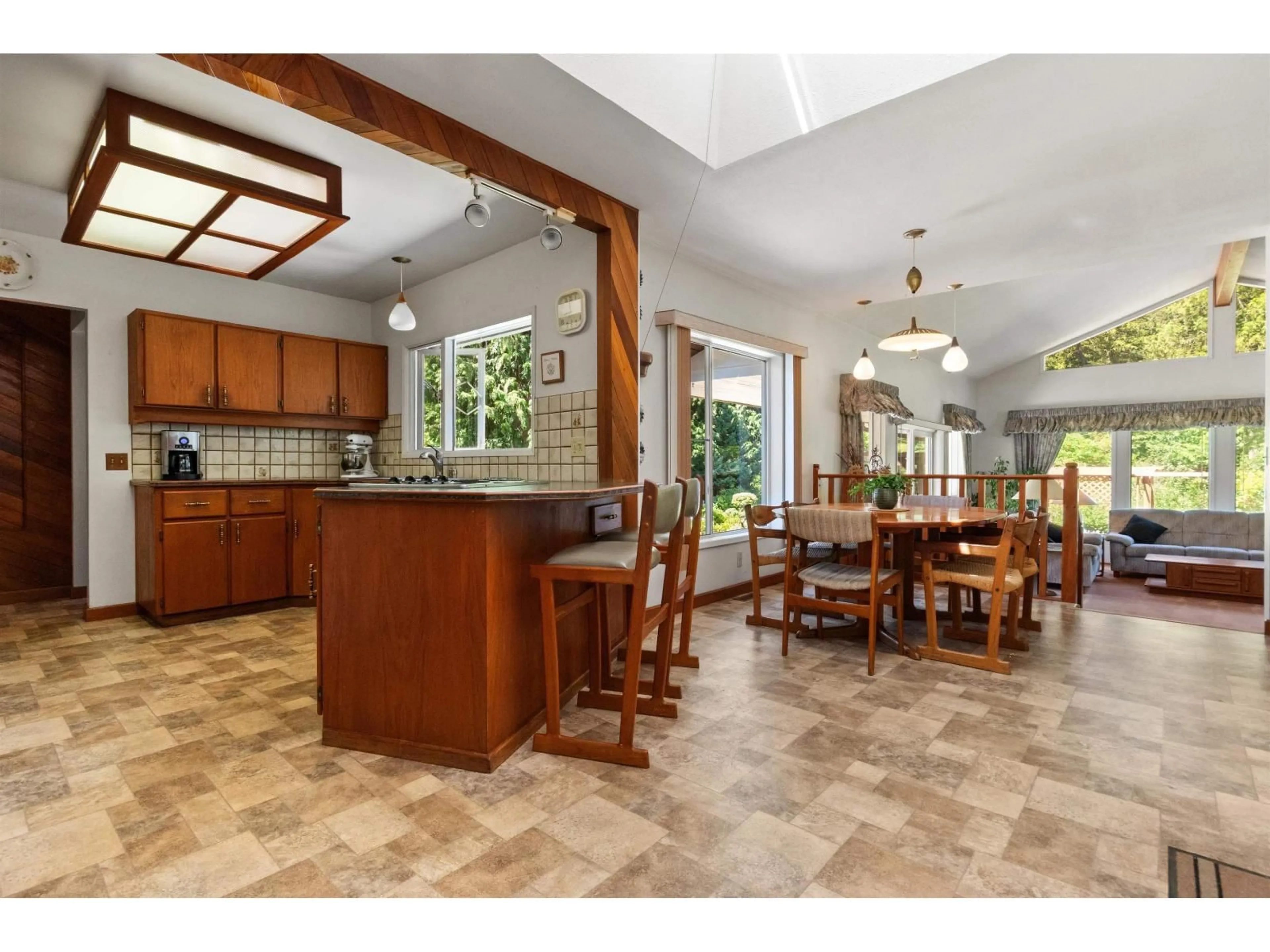 Open concept kitchen, ceramic/tile floor for 19899 SILVERHOPE ROAD, Hope British Columbia V0X1L2