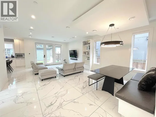 1633 MARINE DRIVE, Vancouver 3