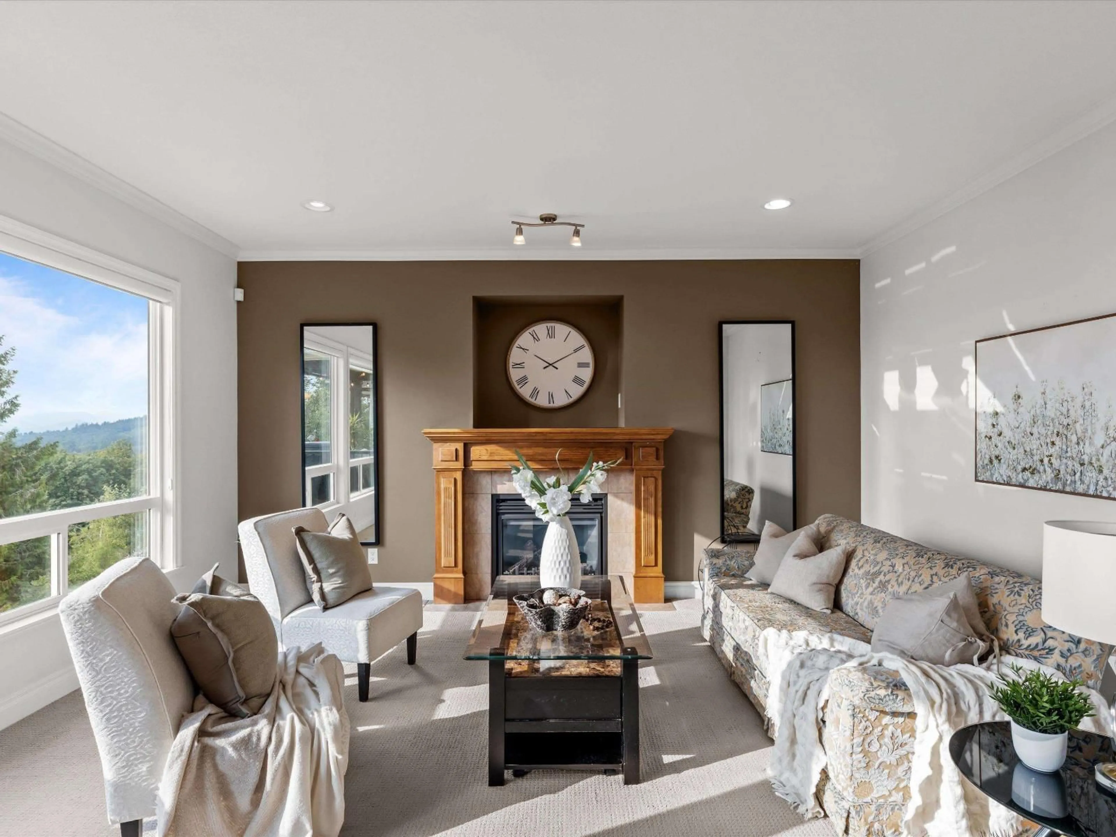 Living room with furniture, unknown for 3526 BASSANO TERRACE, Abbotsford British Columbia V3G2Y2