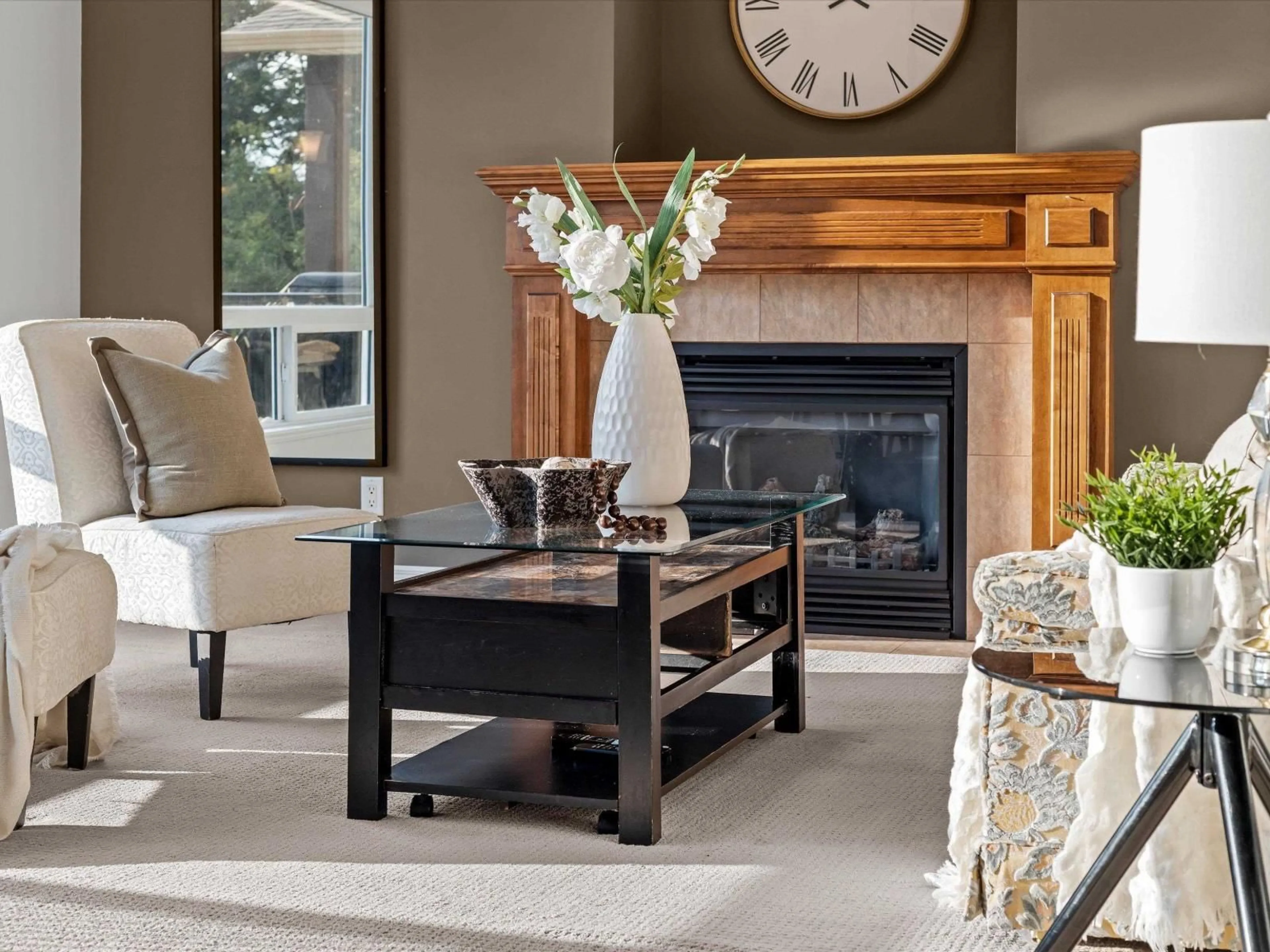Living room with furniture, unknown for 3526 BASSANO TERRACE, Abbotsford British Columbia V3G2Y2