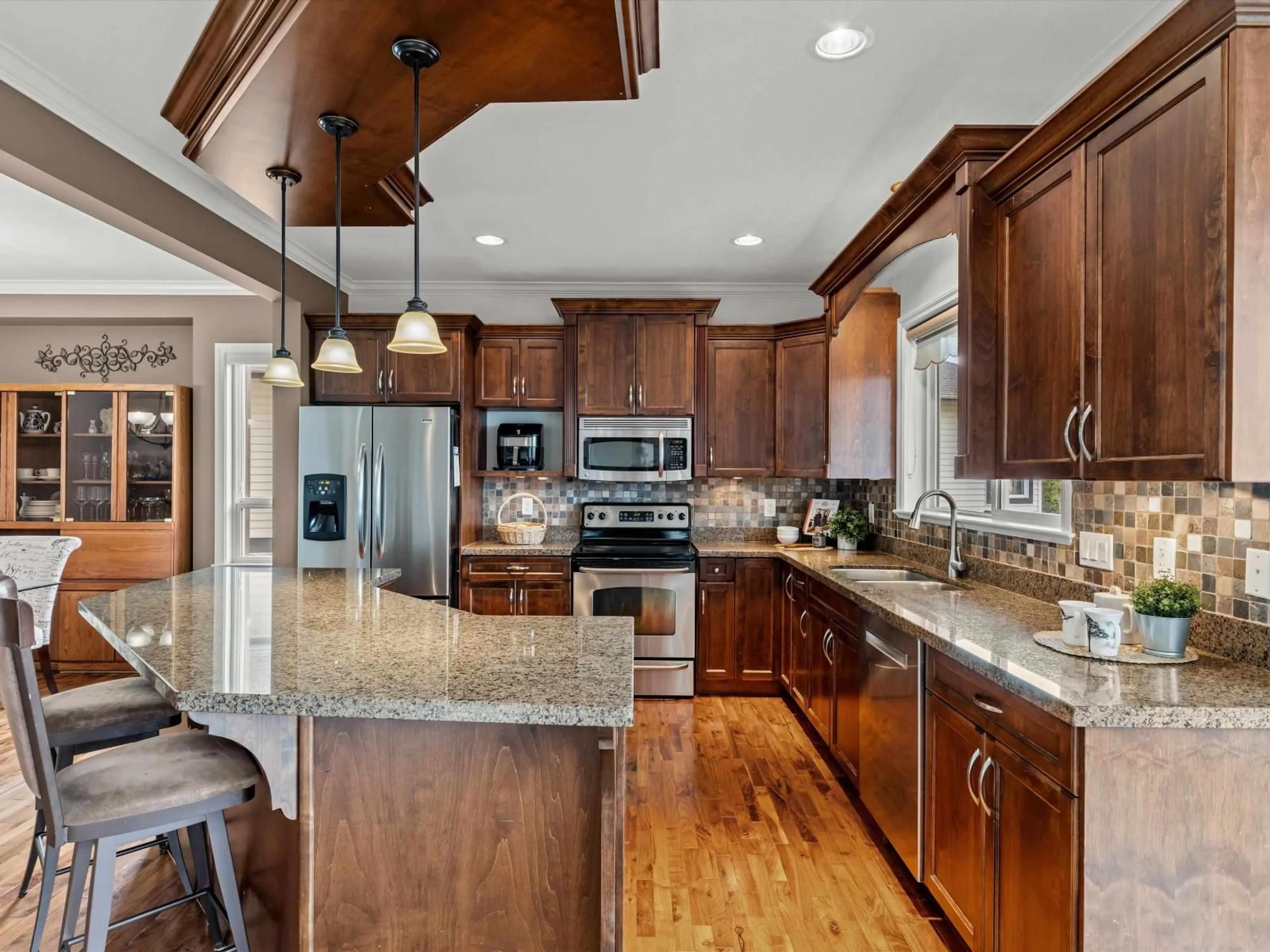Open concept kitchen, unknown for 3526 BASSANO TERRACE, Abbotsford British Columbia V3G2Y2
