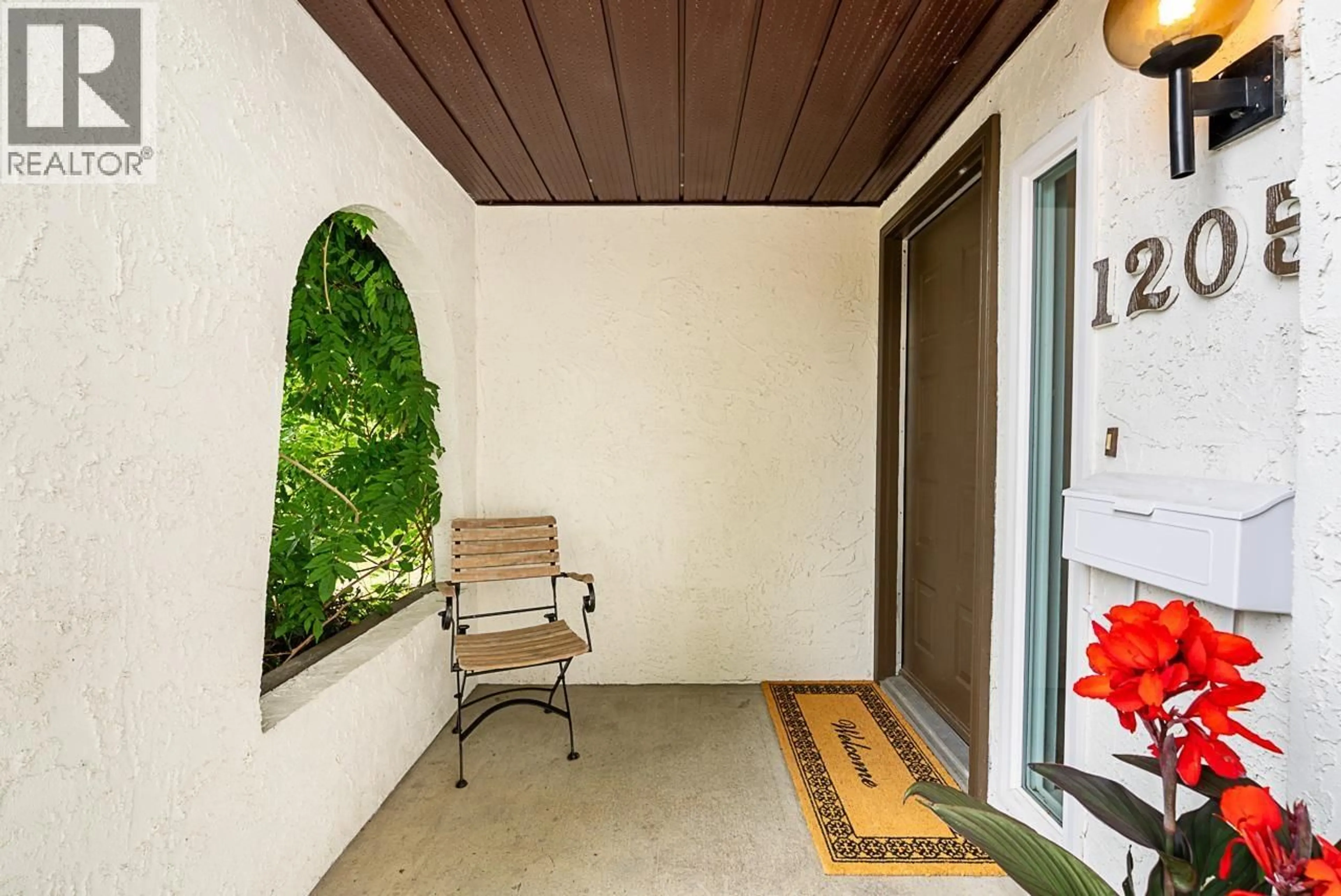 Patio, street for 1205 CYPRESS PLACE, Port Moody British Columbia V3H3Y7