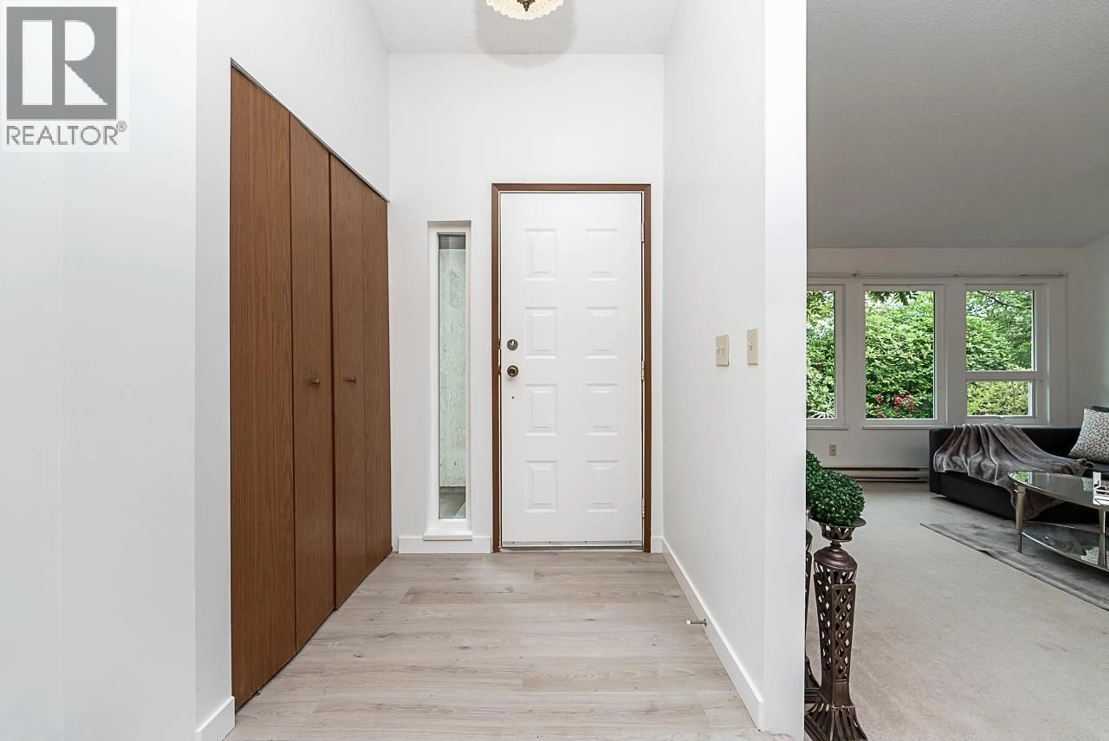 Indoor entryway for 1205 CYPRESS PLACE, Port Moody British Columbia V3H3Y7