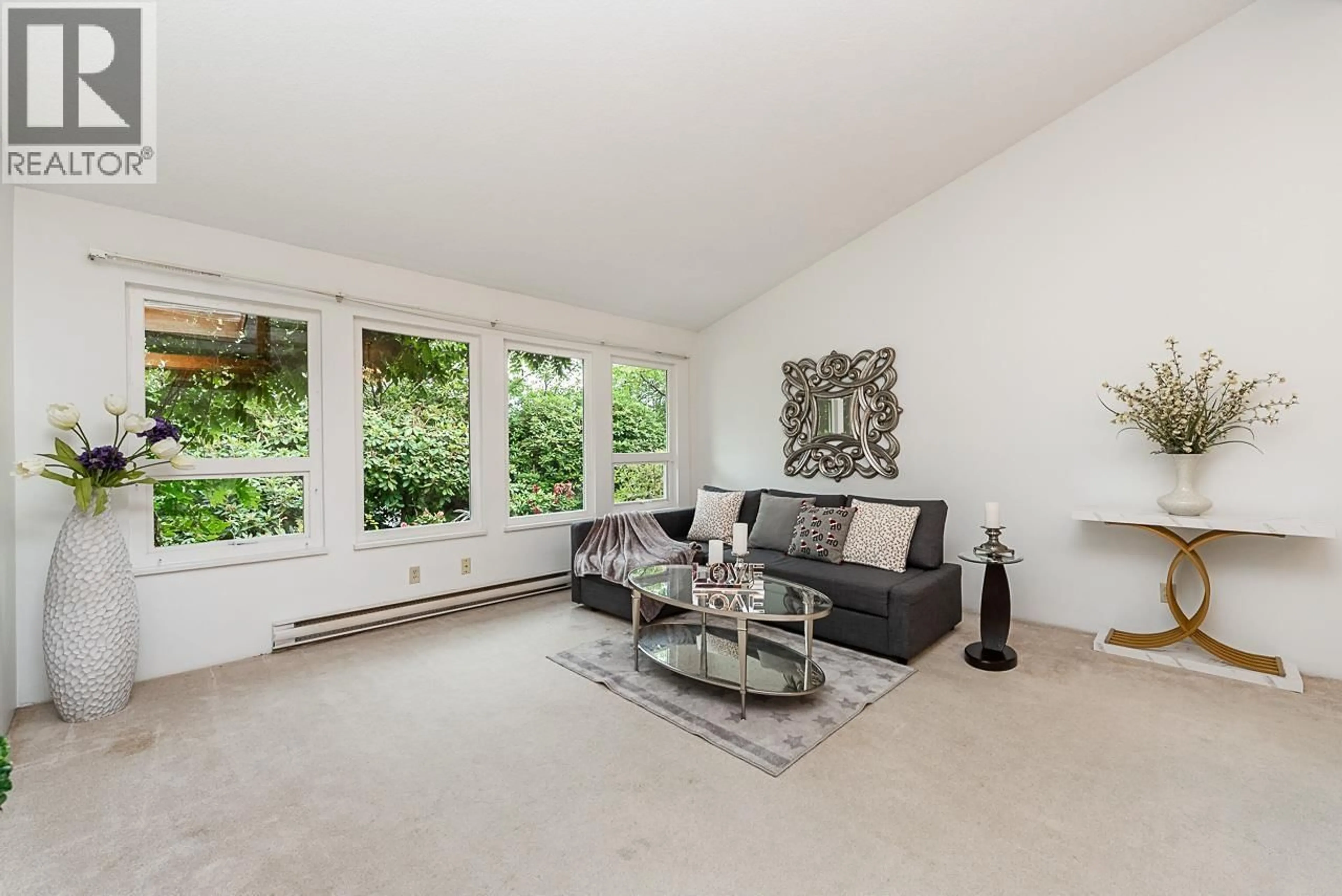 Living room with furniture, unknown for 1205 CYPRESS PLACE, Port Moody British Columbia V3H3Y7