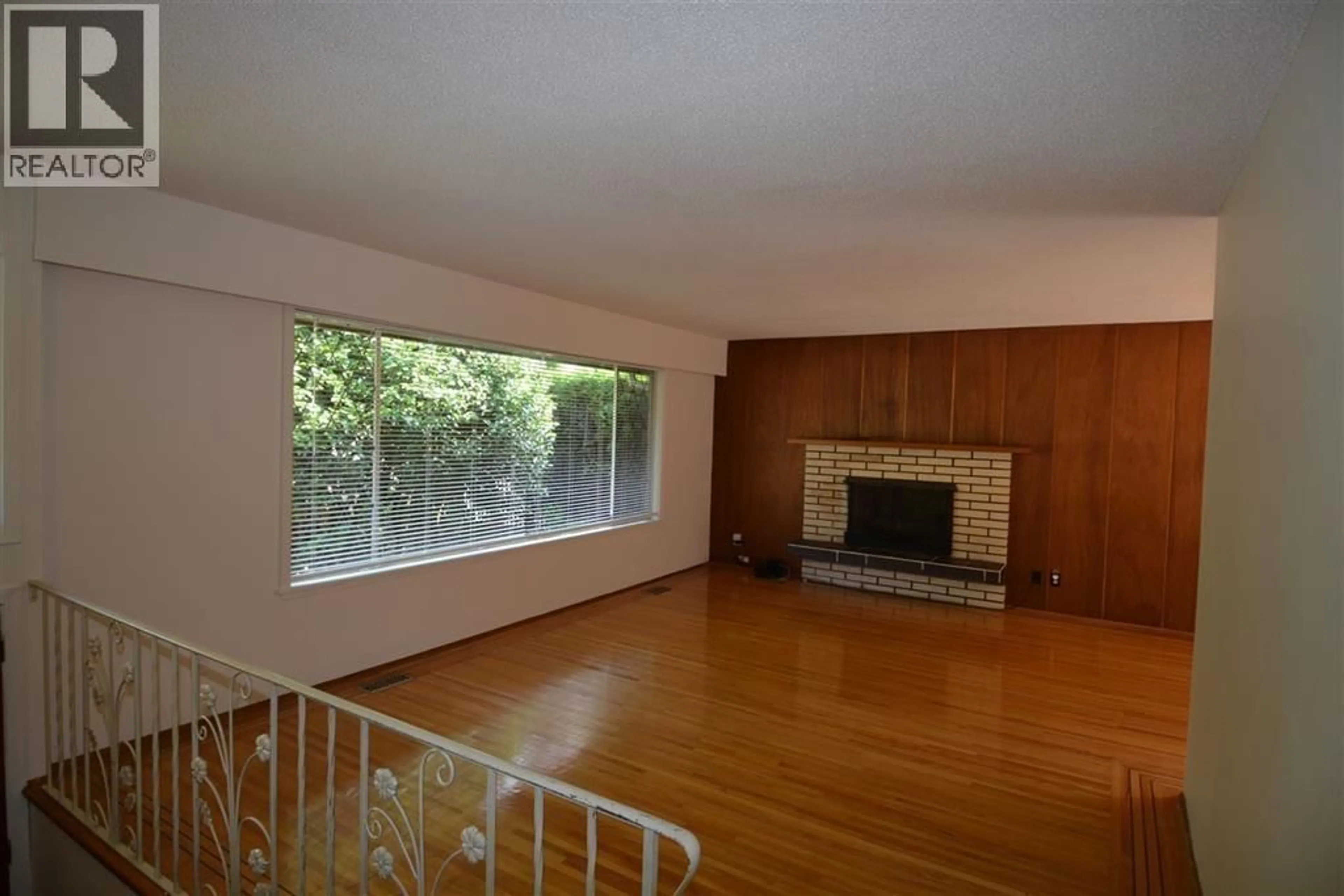 A pic of a room for 929 PROSPECT AVENUE, North Vancouver British Columbia V7R2M2