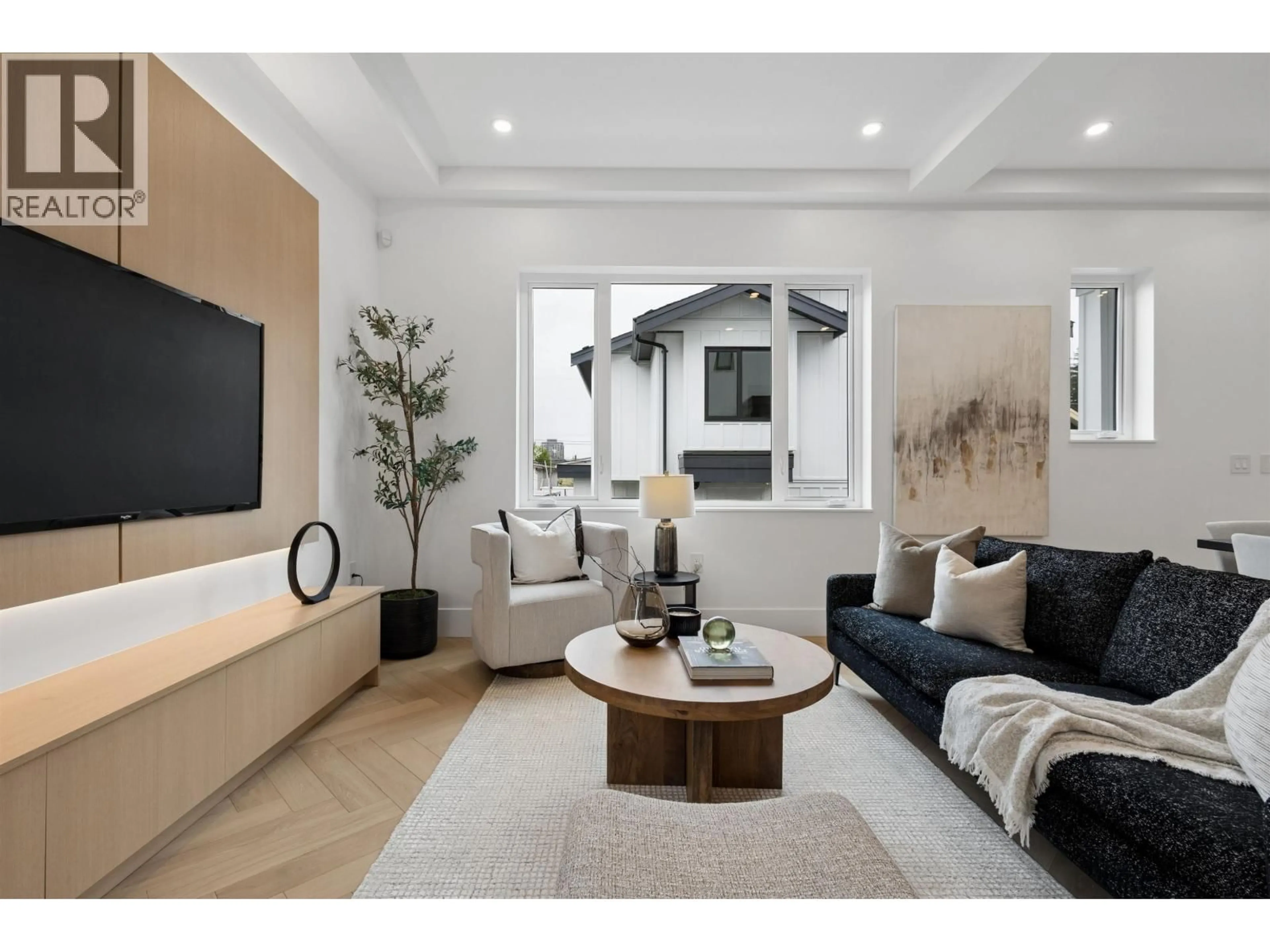 Living room with furniture, unknown for 2 - 3637 46TH AVENUE, Vancouver British Columbia V5S1B7