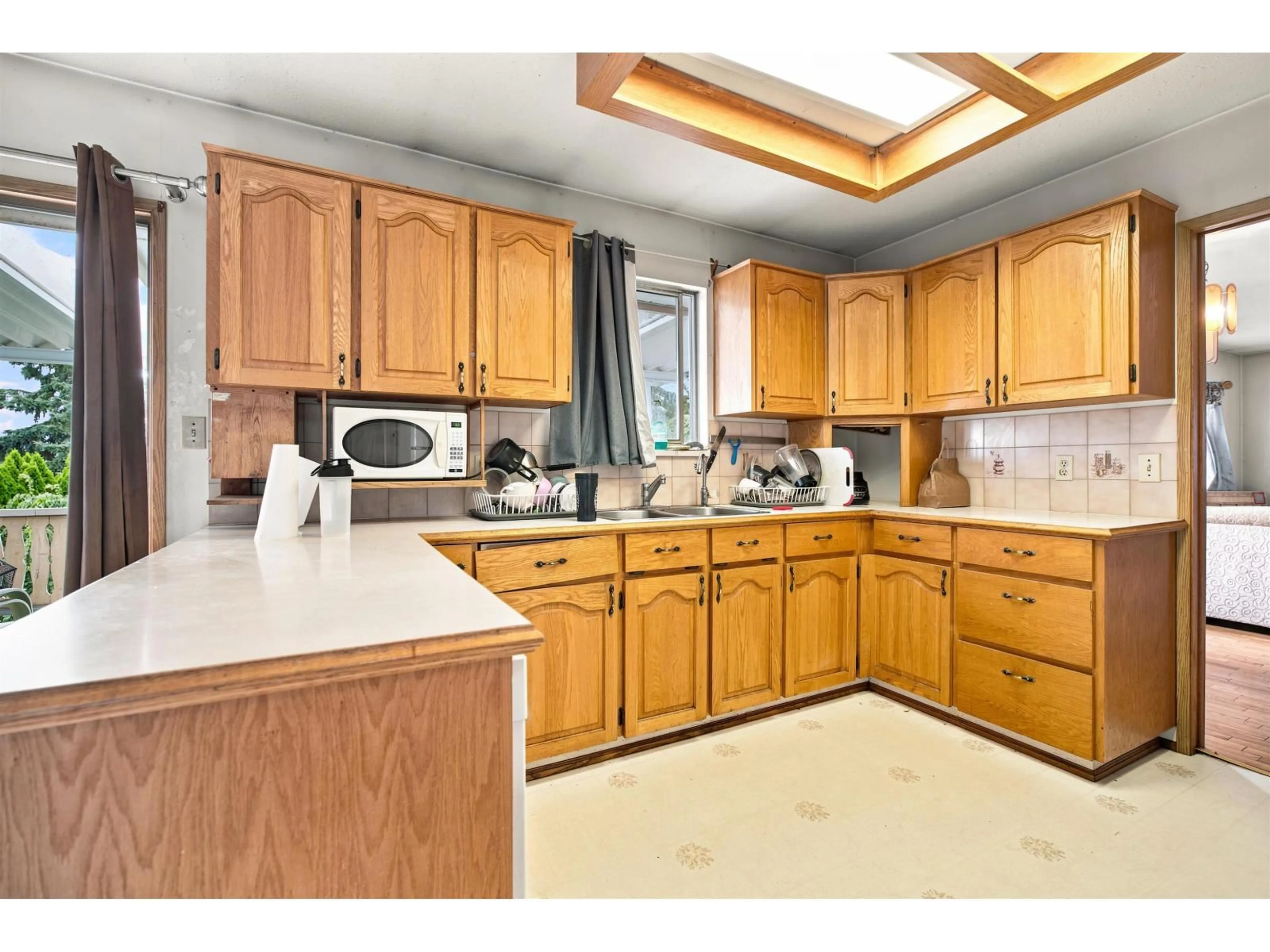 Standard kitchen, unknown for 12191 101A AVENUE, Surrey British Columbia V3V2Z9