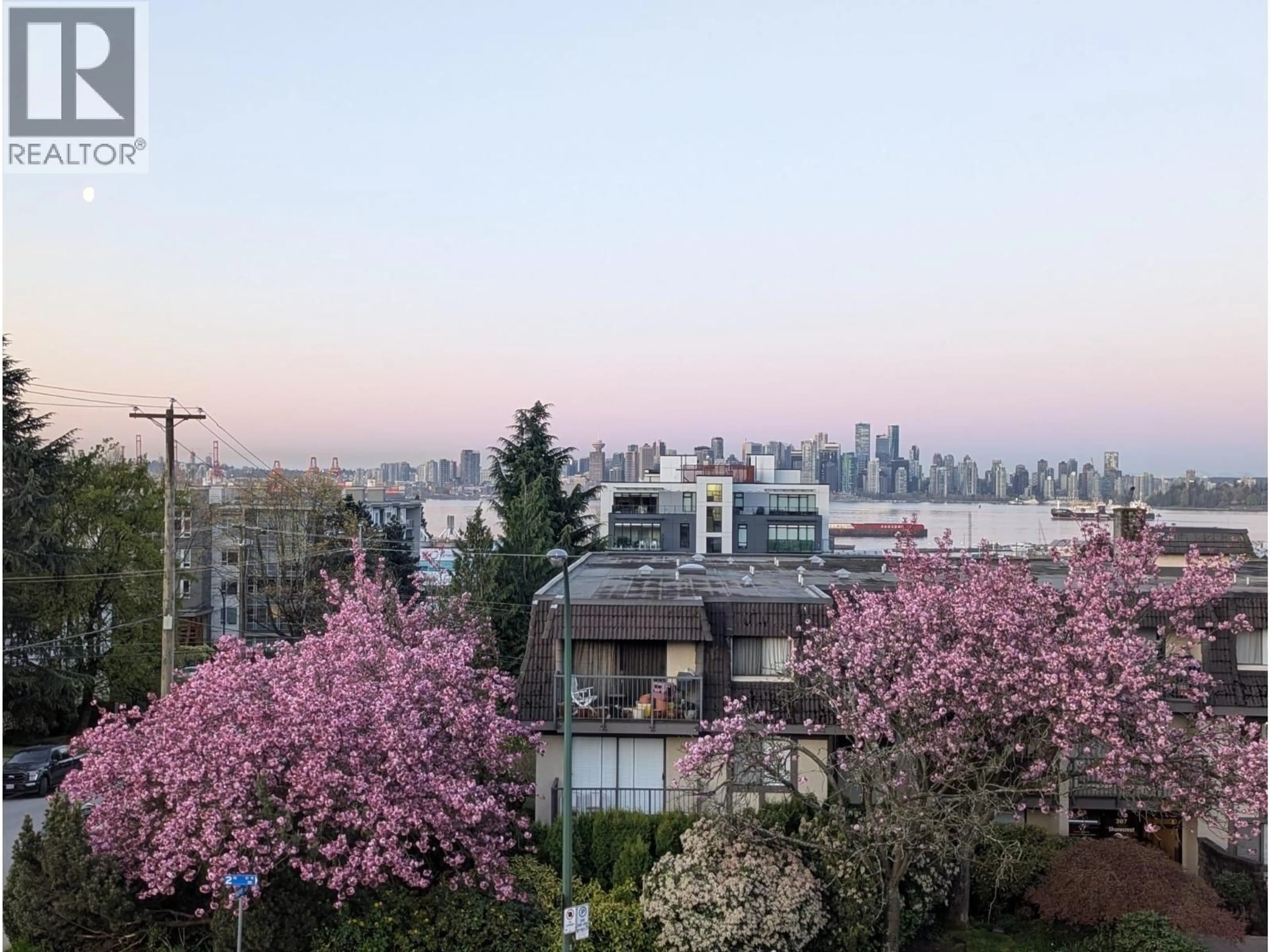 Unknown for 307 - 308 2ND STREET, North Vancouver British Columbia V7M1E1