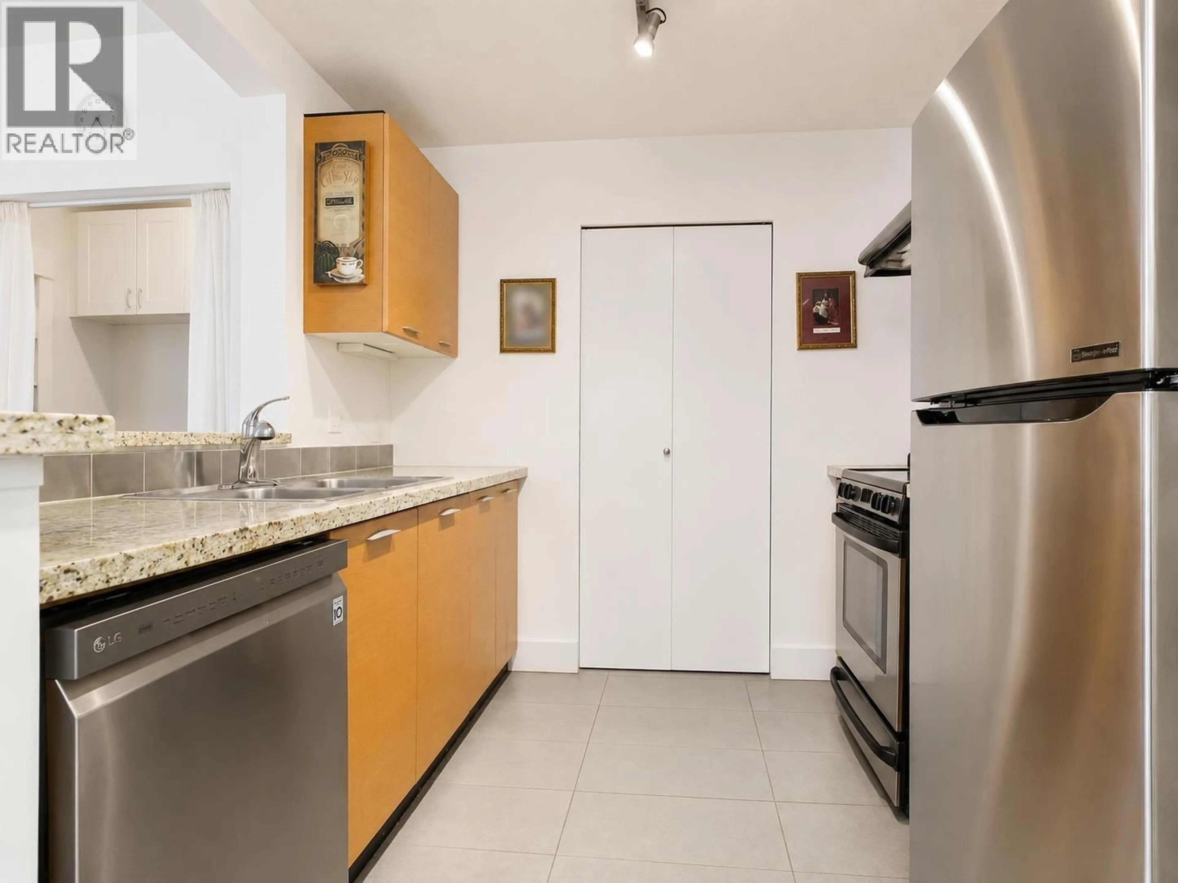Standard kitchen, unknown for 322 - 9233 FERNDALE ROAD, Richmond British Columbia V6Y0B8