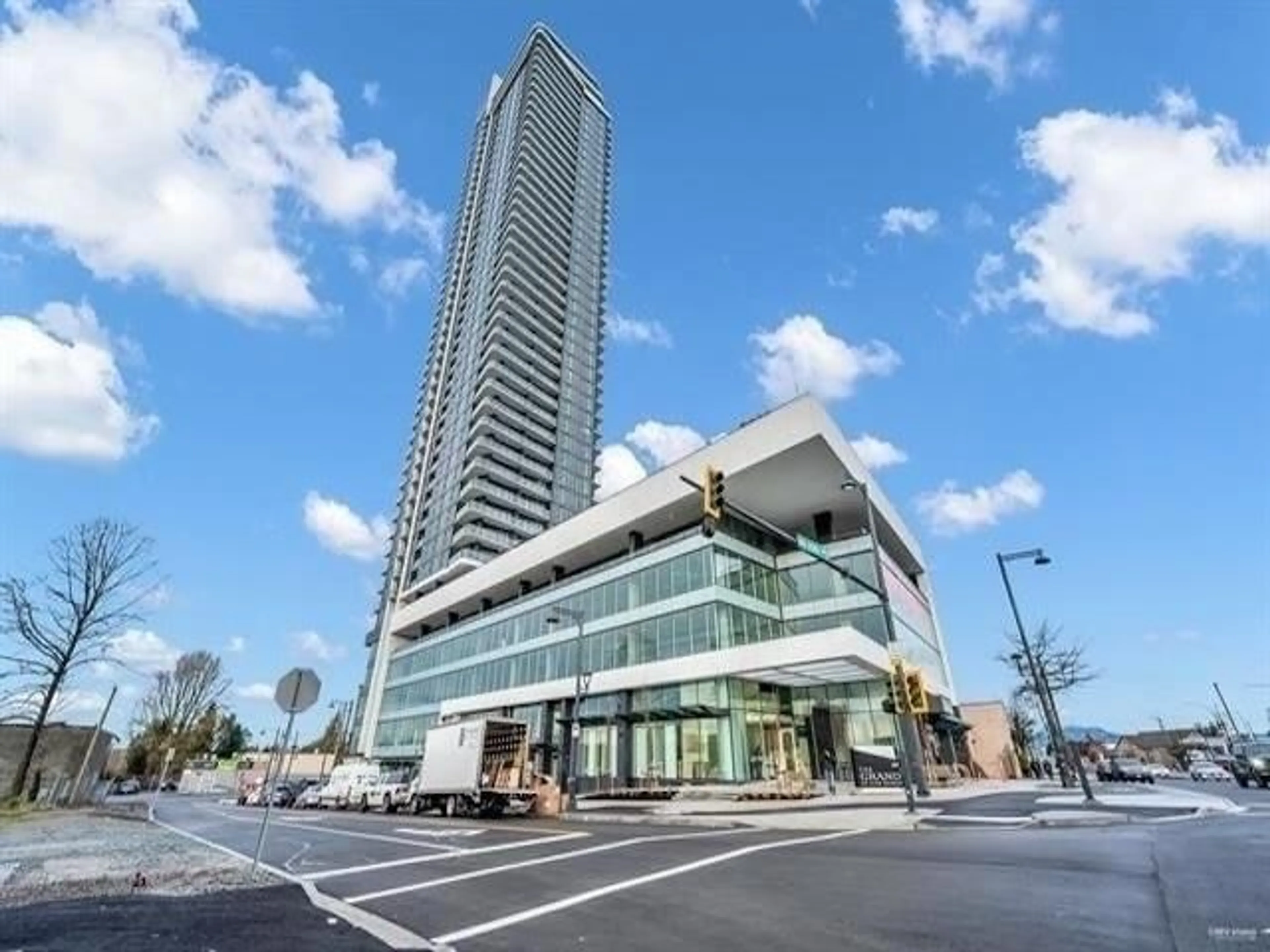 Indoor foyer for 1905 - 10750 135A STREET, Surrey British Columbia V3T4E2