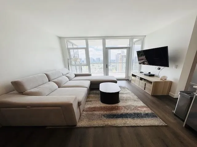 1905 - 10750 135A STREET, Surrey 3