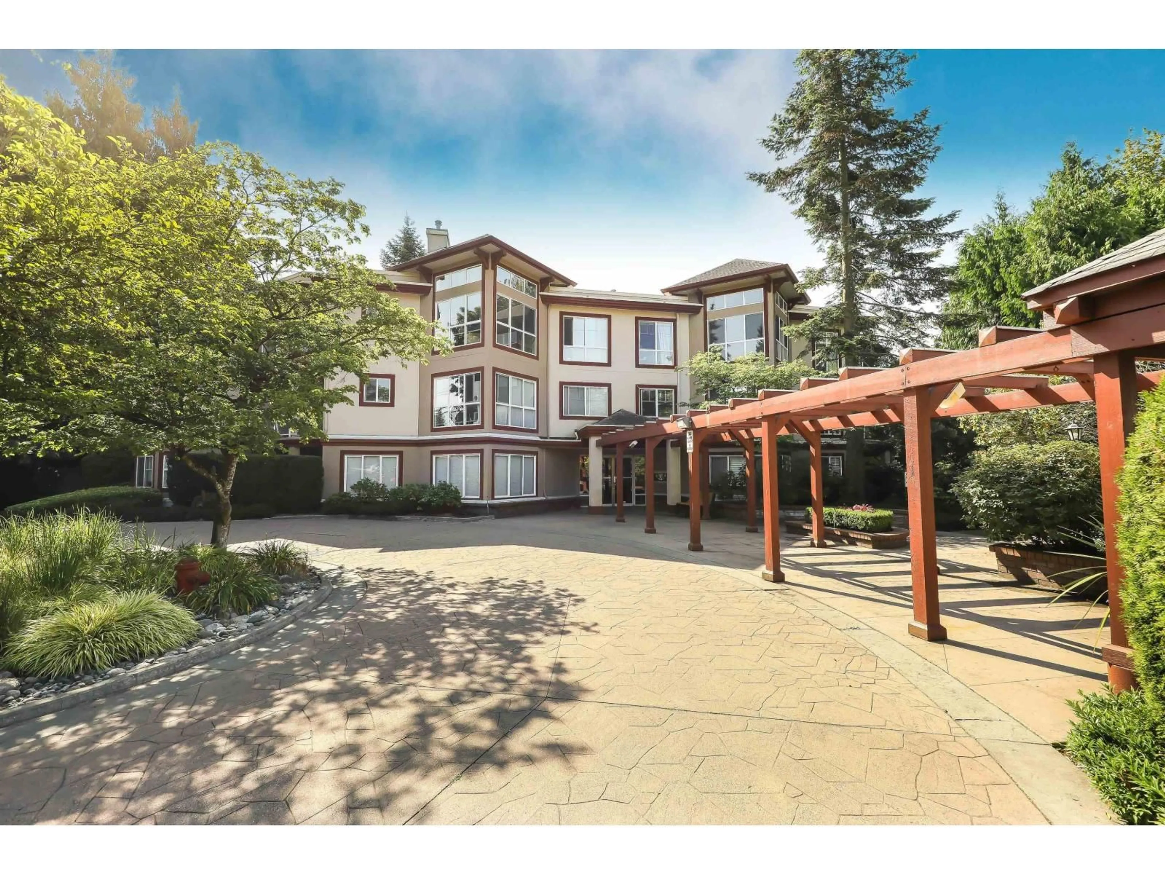 A pic from outside/outdoor area/front of a property/back of a property/a pic from drone, unknown for 302 - 15342 20TH AVENUE, Surrey British Columbia V4A2A3