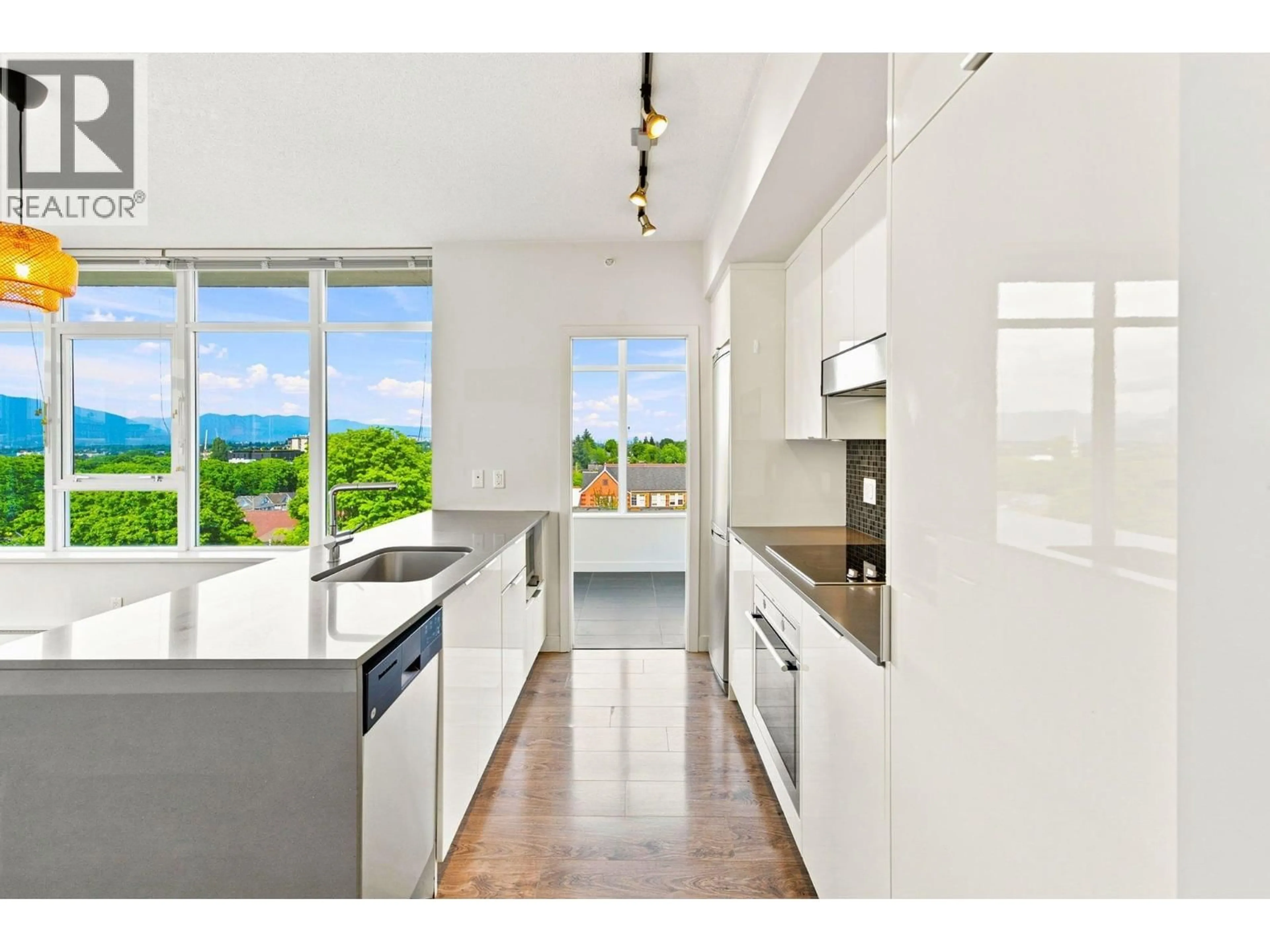 Contemporary kitchen, ceramic/tile floor for 709 - 2788 PRINCE EDWARD STREET, Vancouver British Columbia V5T0C7