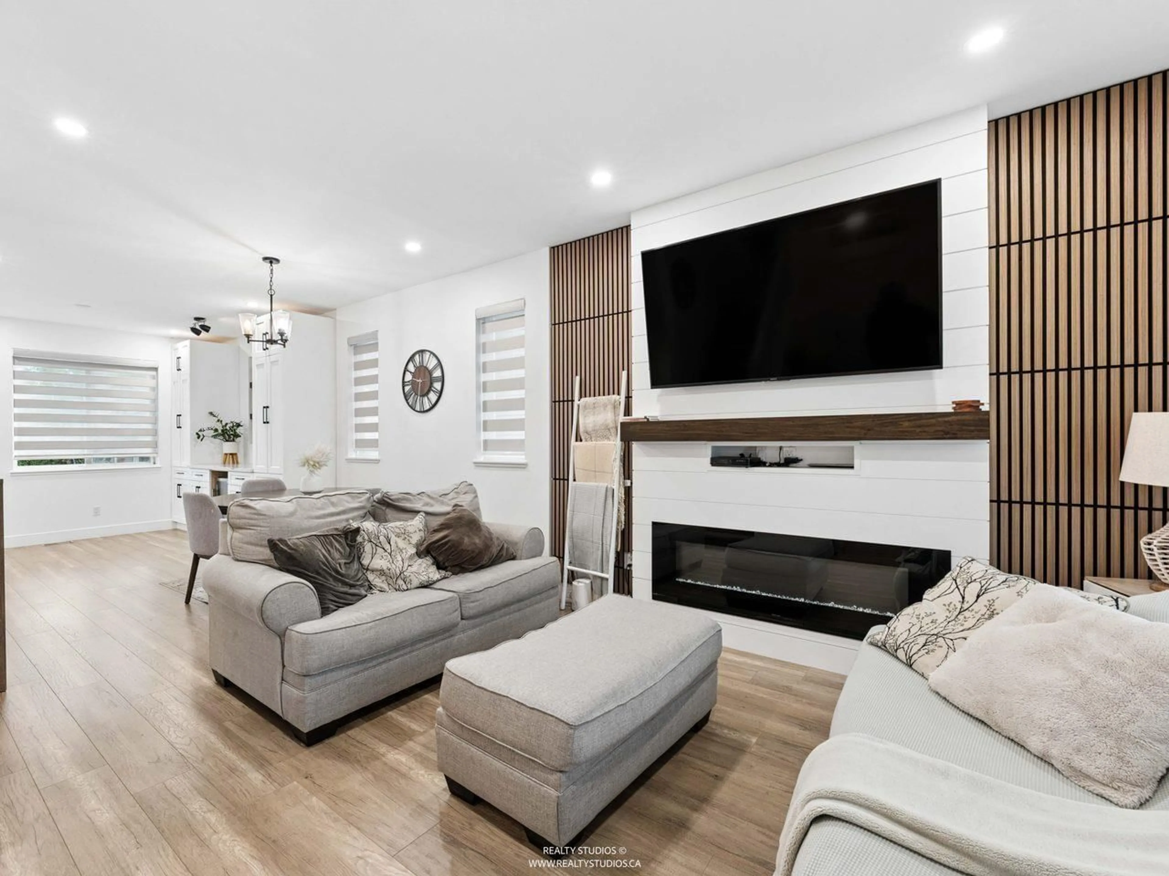 Living room with furniture, unknown for 14912 57 AVENUE, Surrey British Columbia V3S8W3