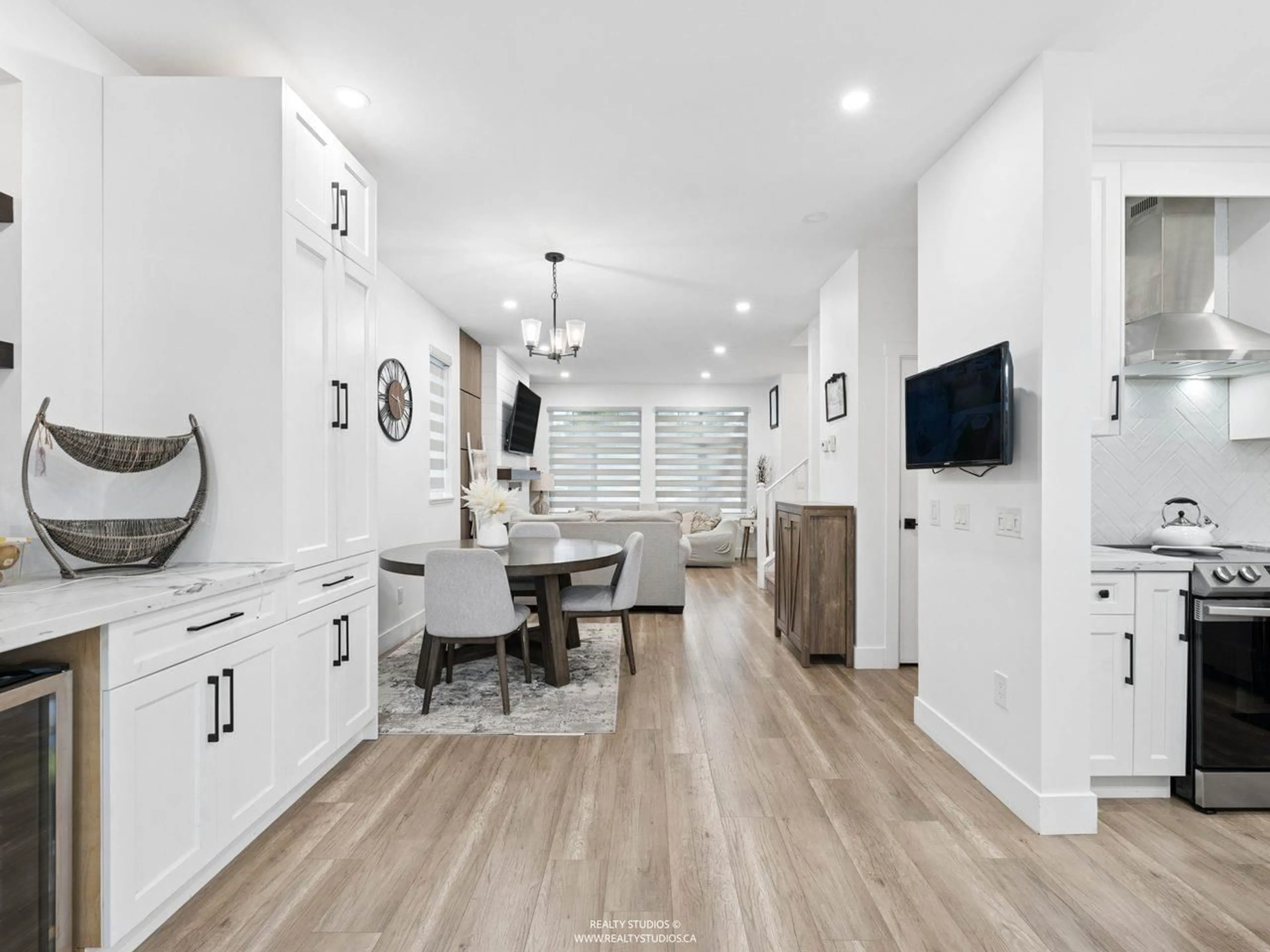 Open concept kitchen, unknown for 14912 57 AVENUE, Surrey British Columbia V3S8W3