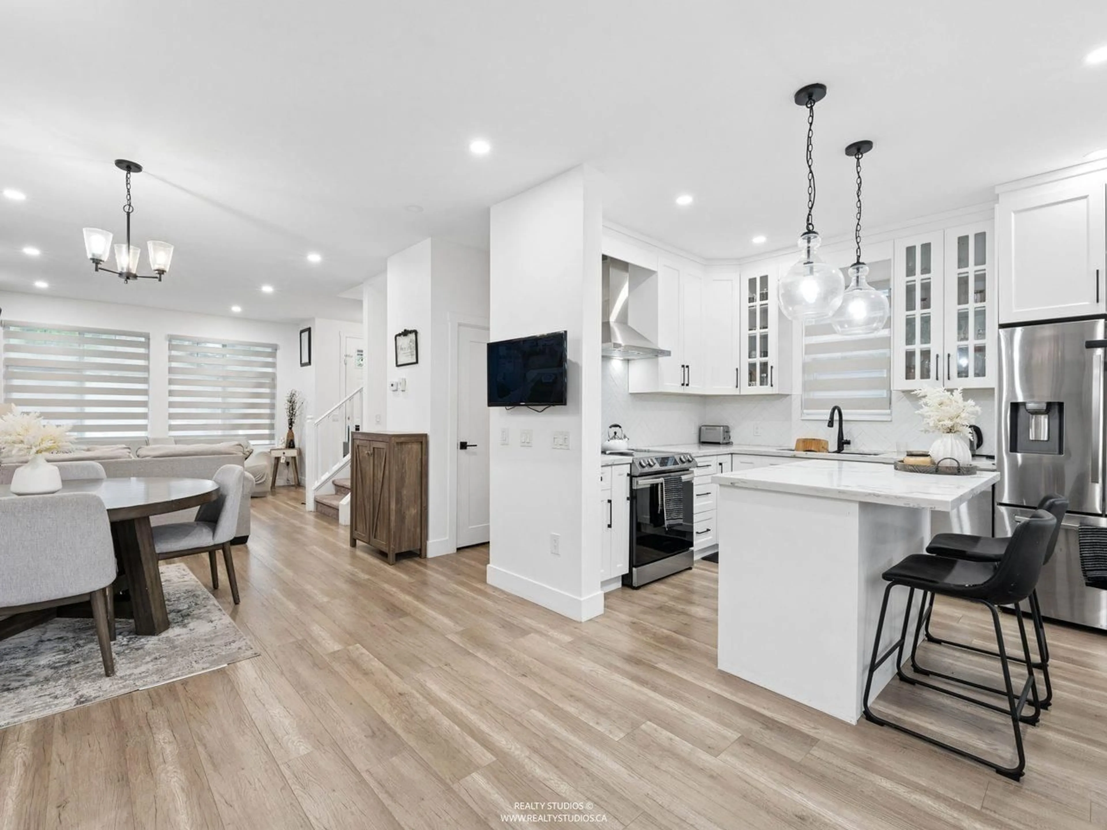Open concept kitchen, unknown for 14912 57 AVENUE, Surrey British Columbia V3S8W3