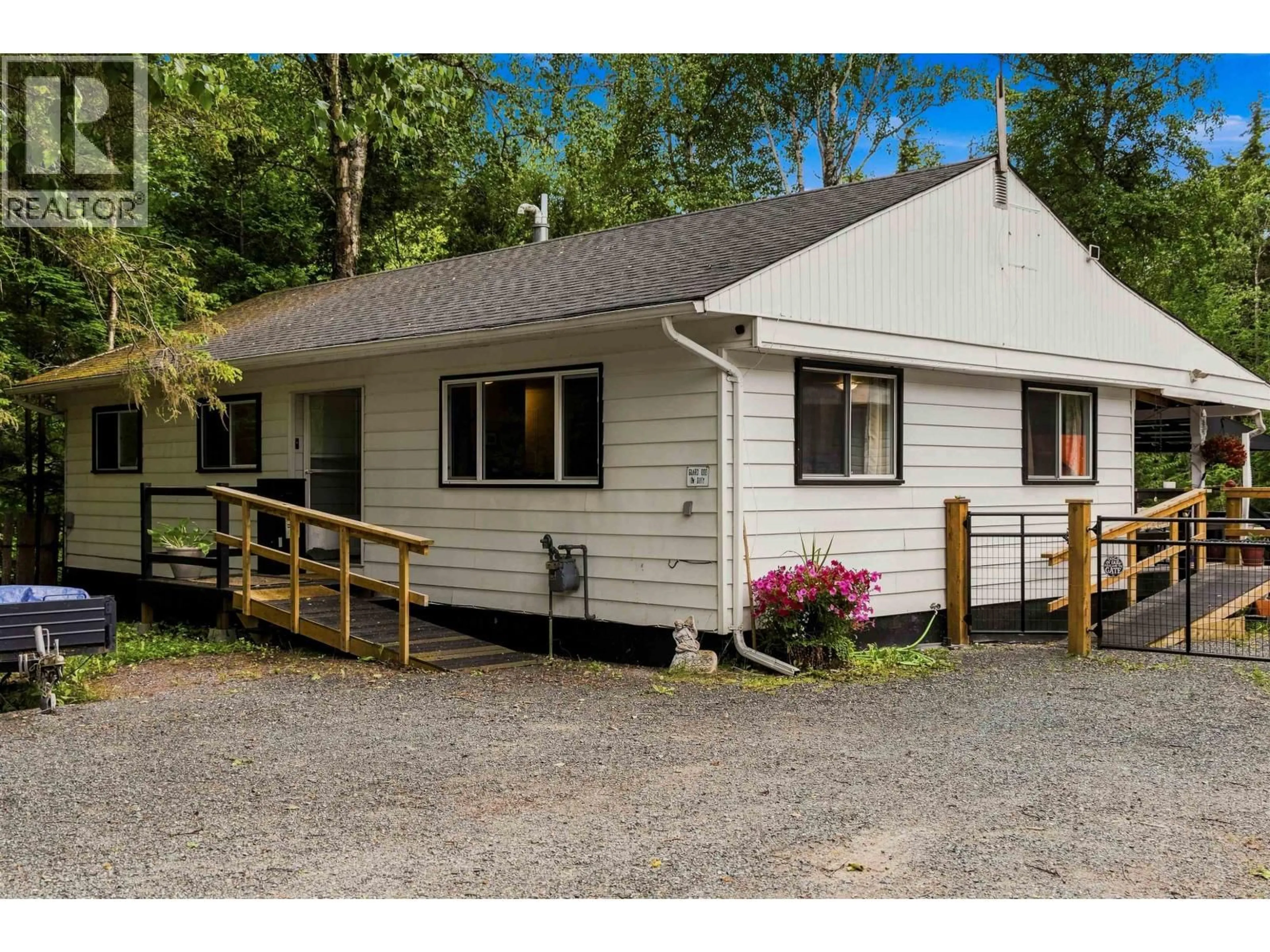 Home with vinyl exterior material, street for 2945 THORNHILL STREET, Terrace British Columbia V8G5A1