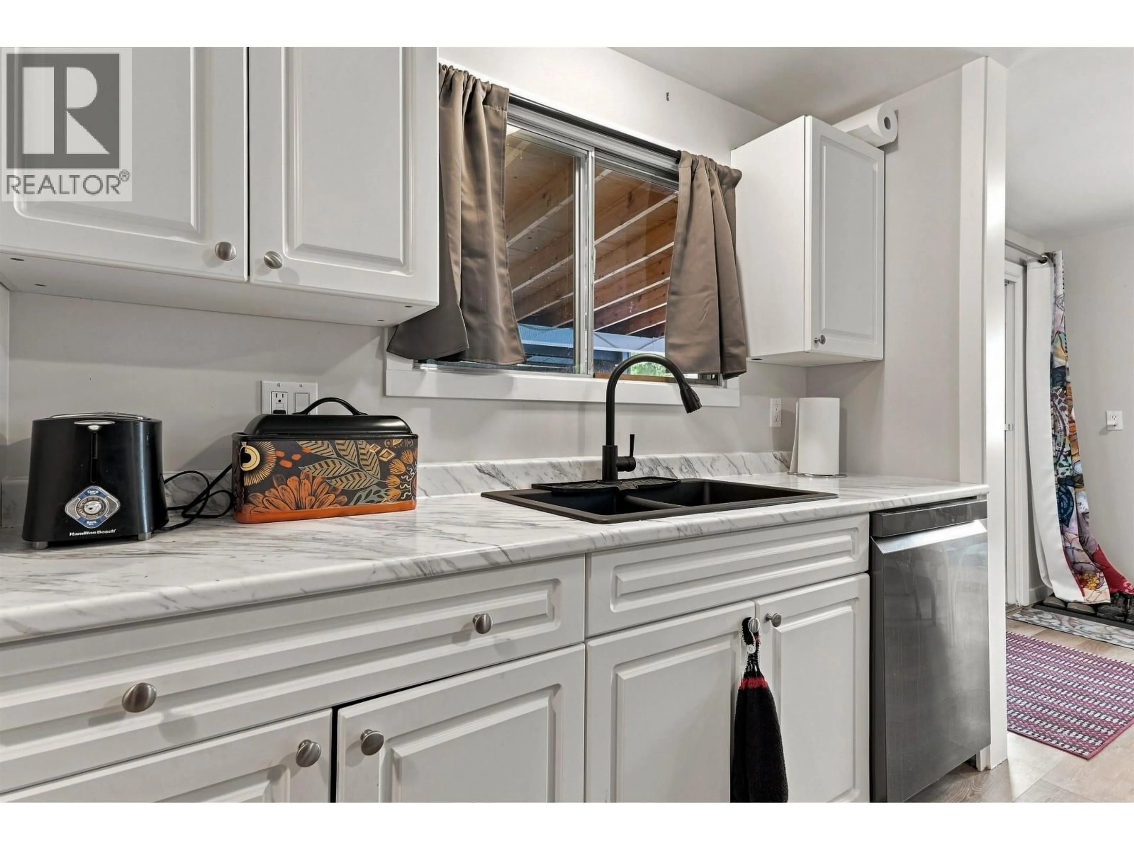 Standard kitchen, ceramic/tile floor for 2945 THORNHILL STREET, Terrace British Columbia V8G5A1