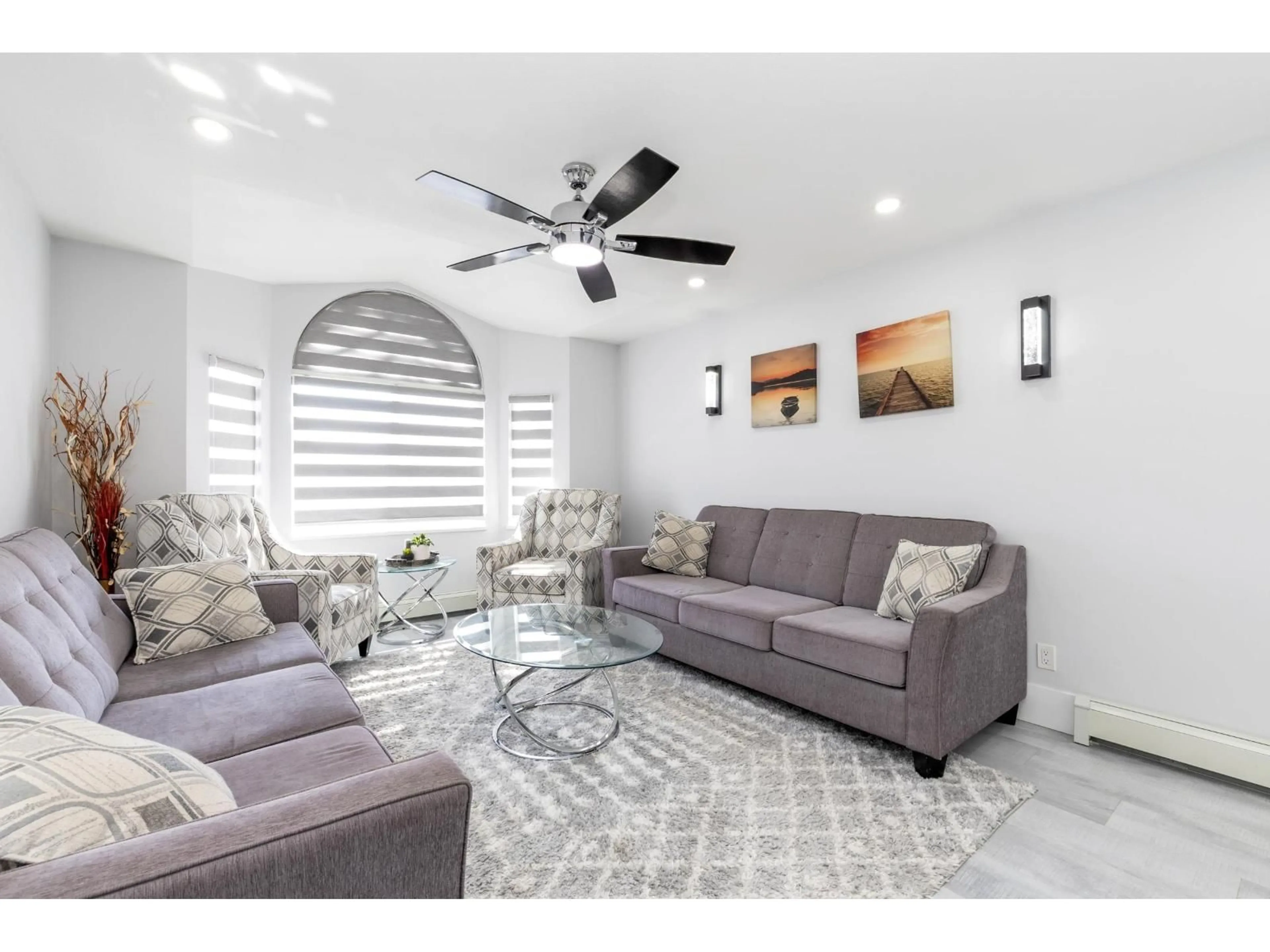 Living room with furniture, unknown for 9057 142A STREET, Surrey British Columbia V3V7X9