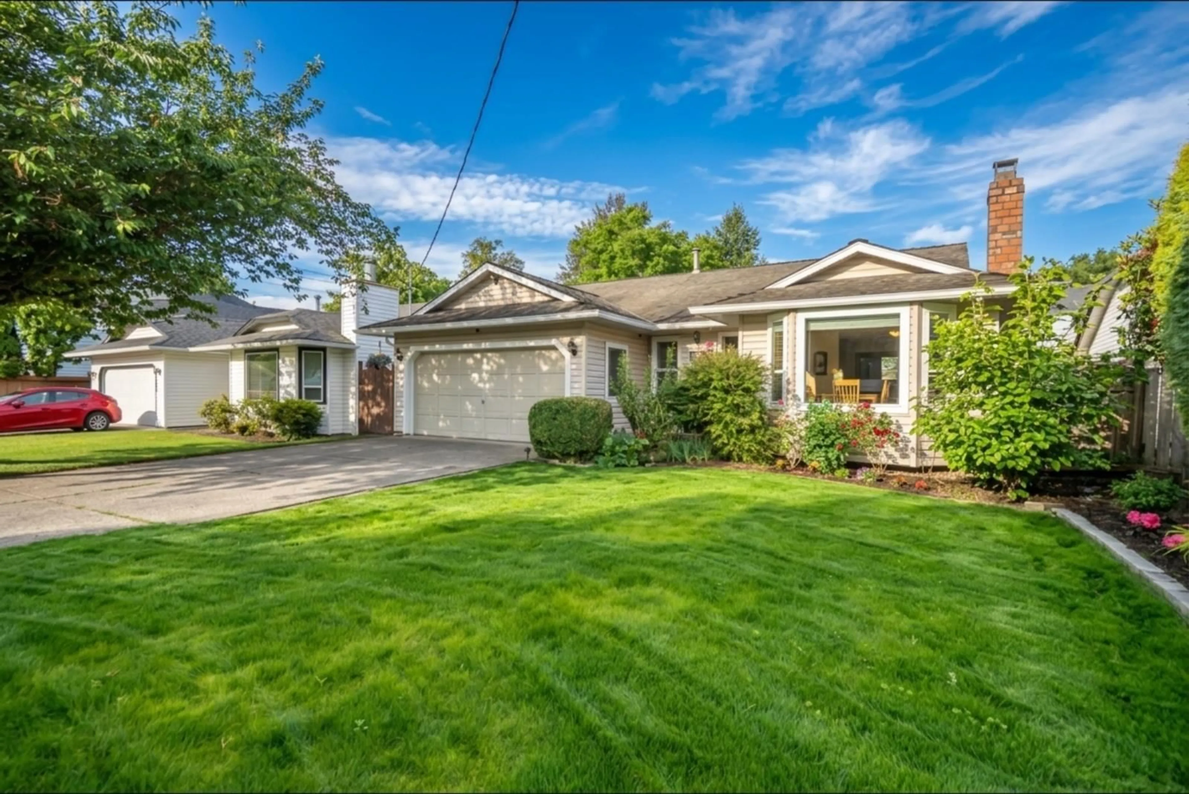 A pic from outside/outdoor area/front of a property/back of a property/a pic from drone, street for 9320 210 STREET, Langley British Columbia V1M2B3