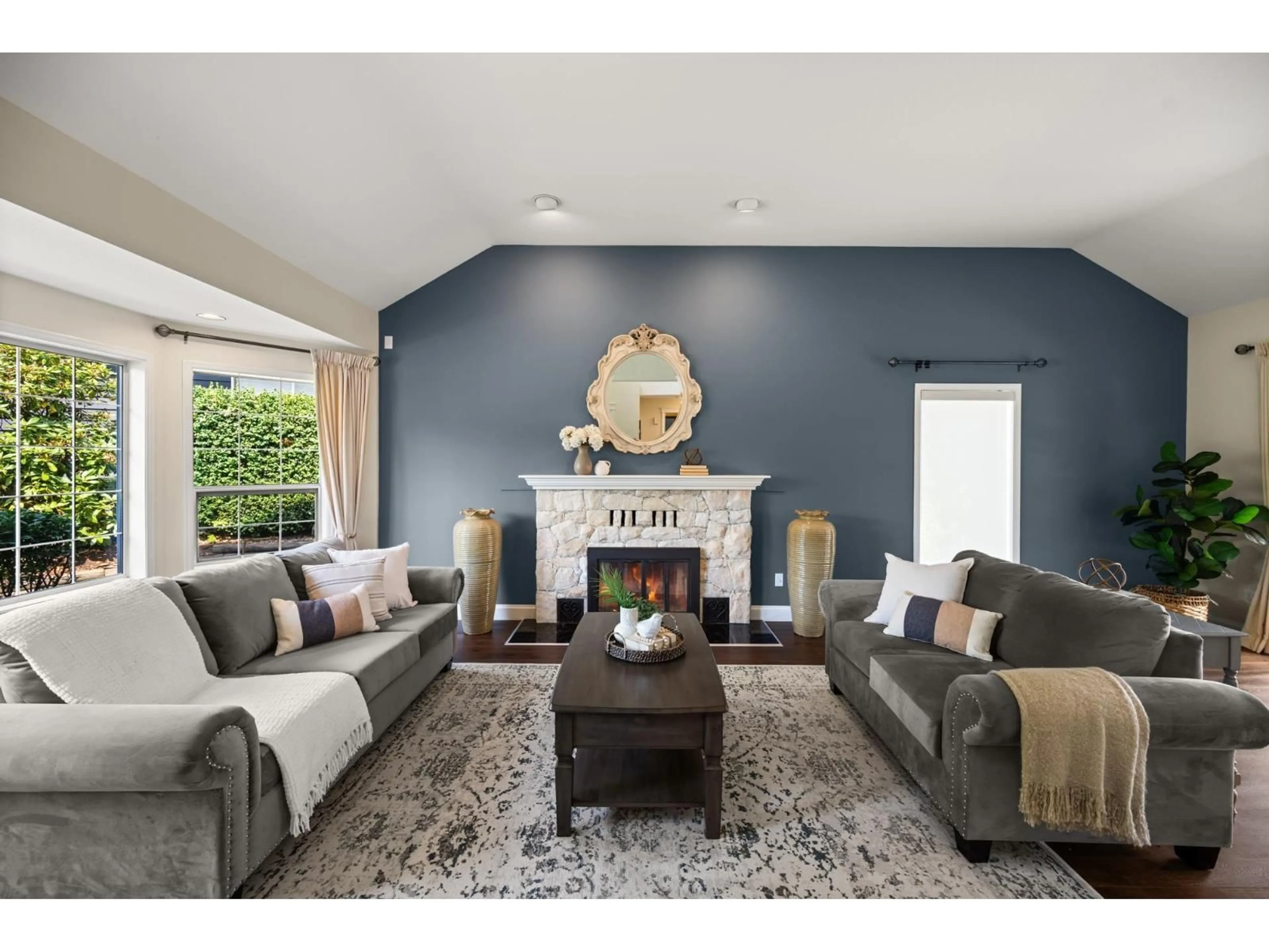 Living room with furniture, unknown for 2312 HAMPSHIRE PLACE, Abbotsford British Columbia V2S6N4
