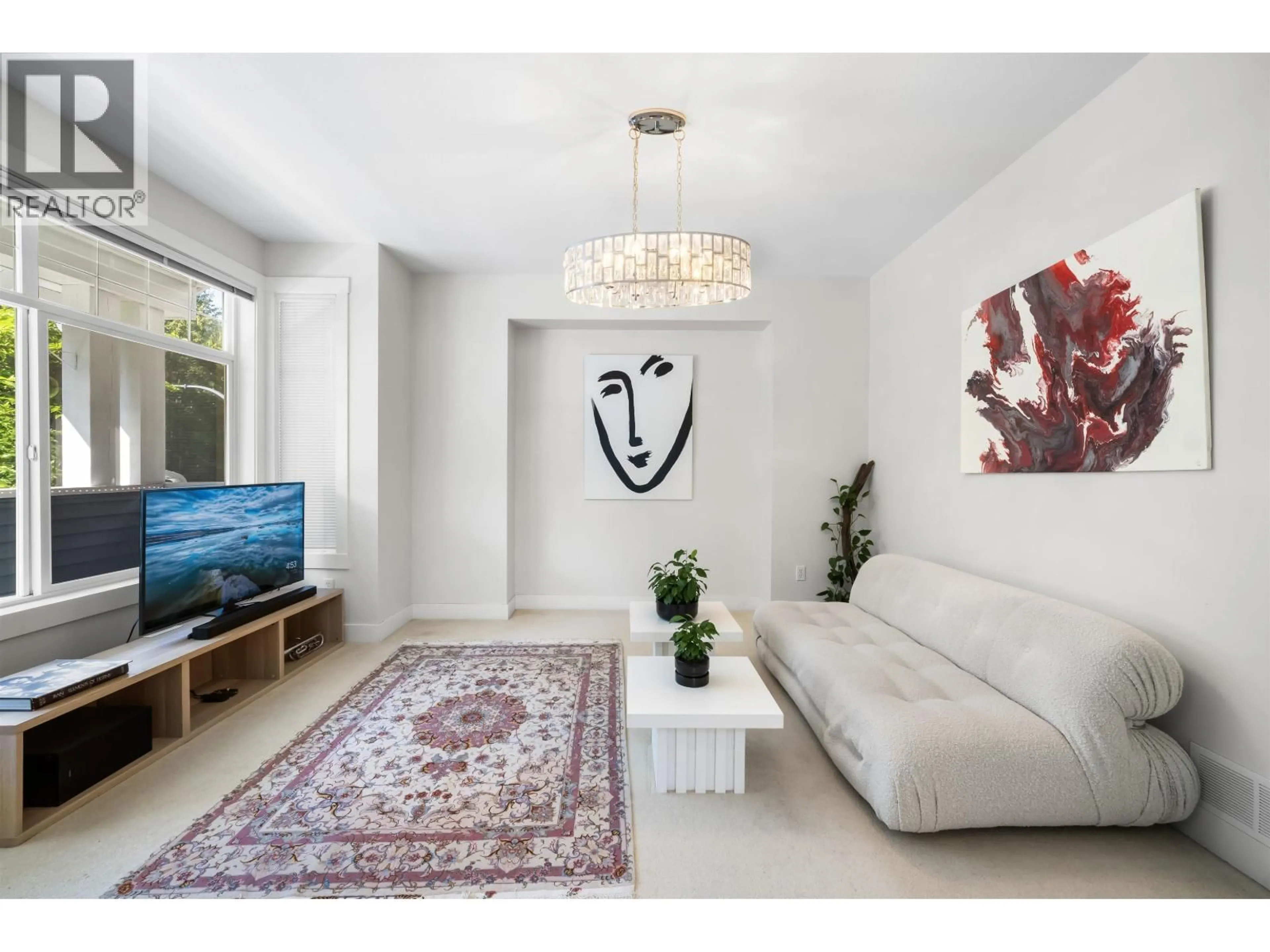 Living room with furniture, unknown for 1931 PARKWAY BOULEVARD, Coquitlam British Columbia V3E3L5