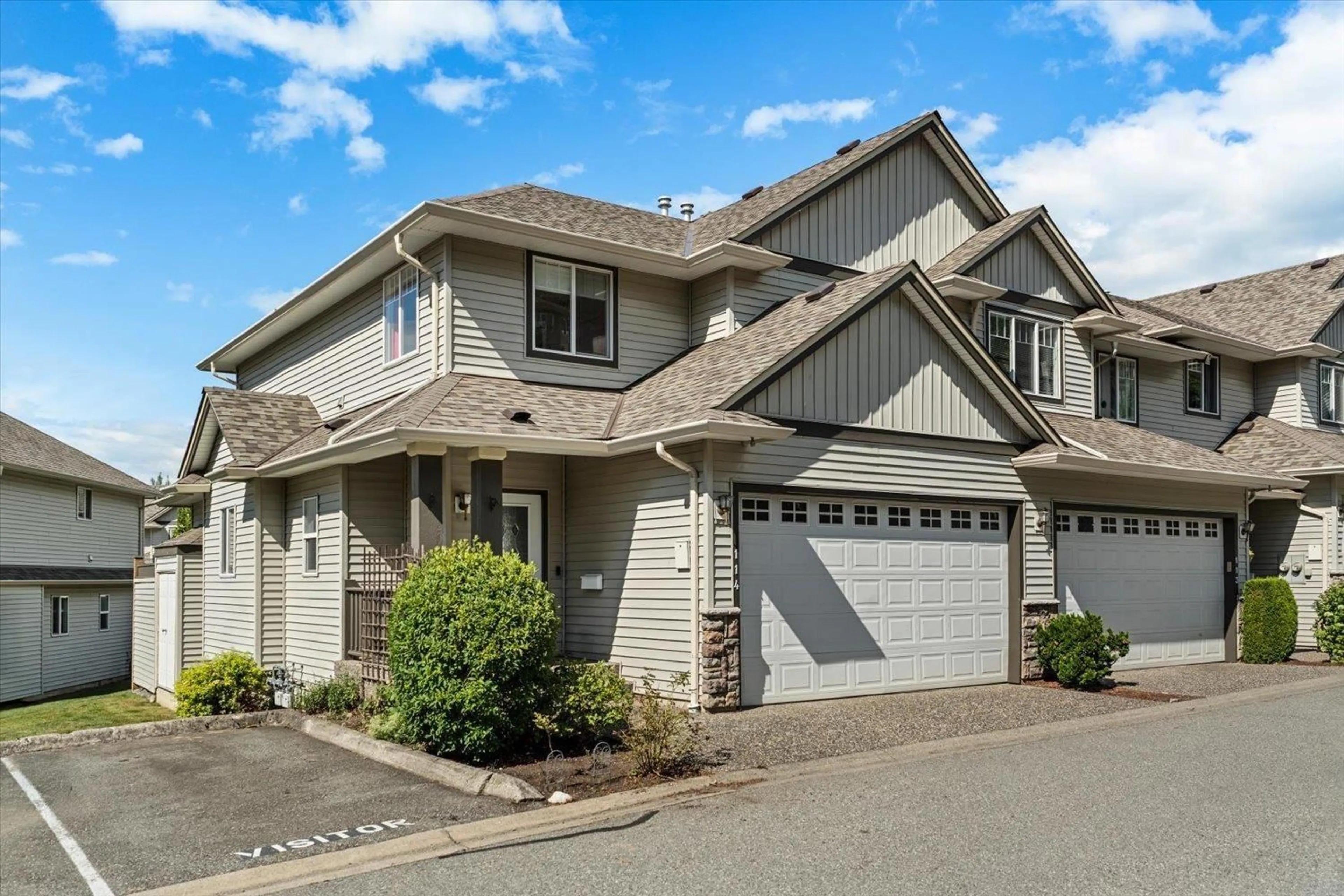Home with vinyl exterior material, street for 114 - 46360 VALLEYVIEW ROAD, Chilliwack British Columbia V2R5L7