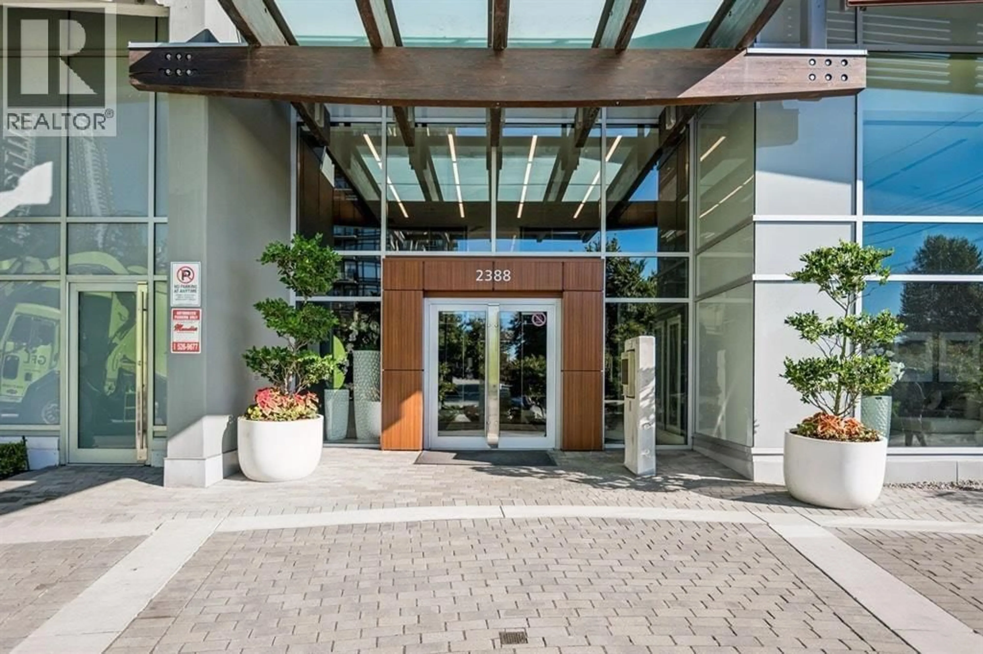 Indoor foyer for 2005 - 2388 MADISON AVENUE, Burnaby British Columbia V5C0K8