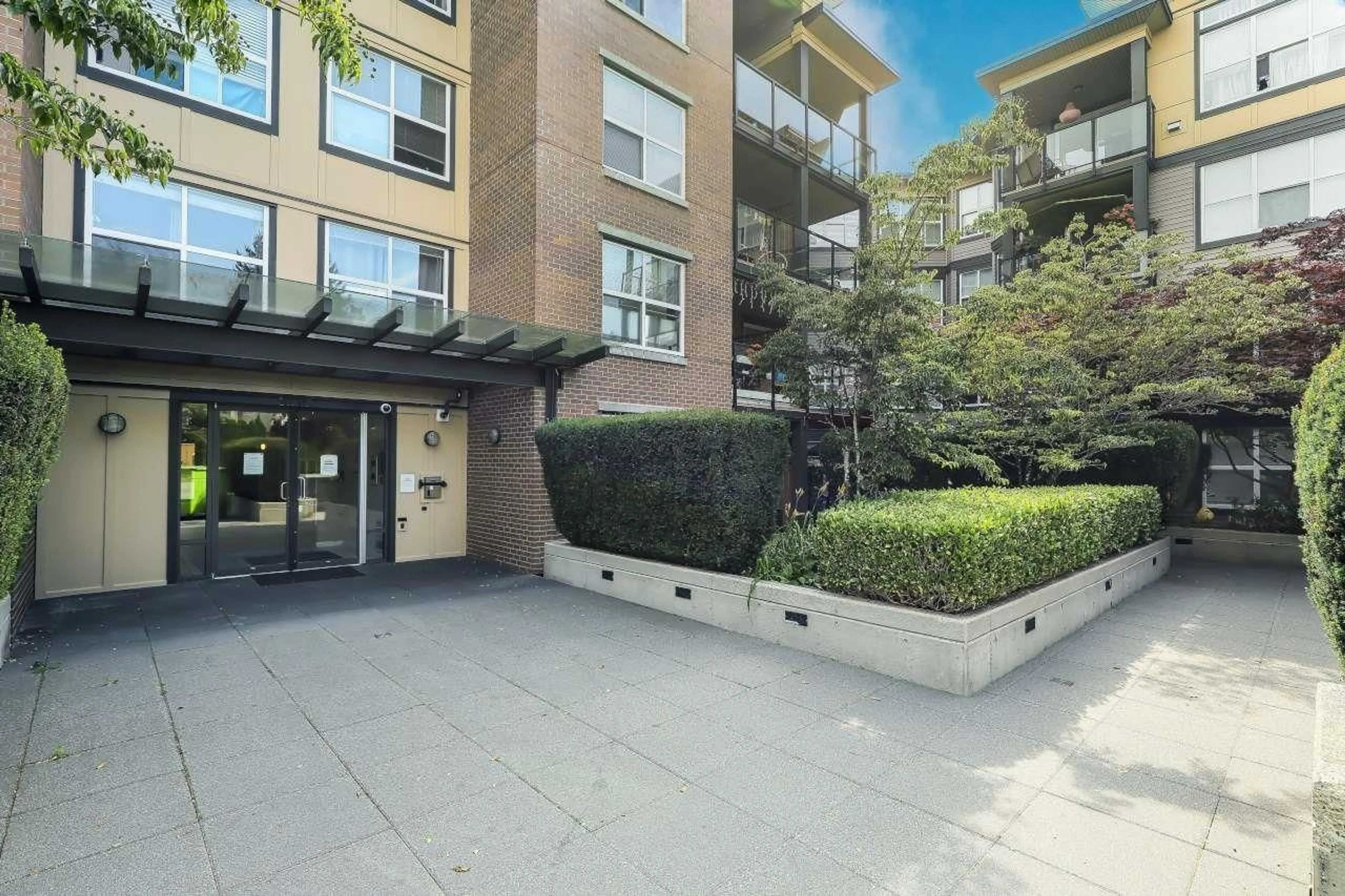 Patio, street for 324 - 10707 139 STREET, Surrey British Columbia V3T0B2