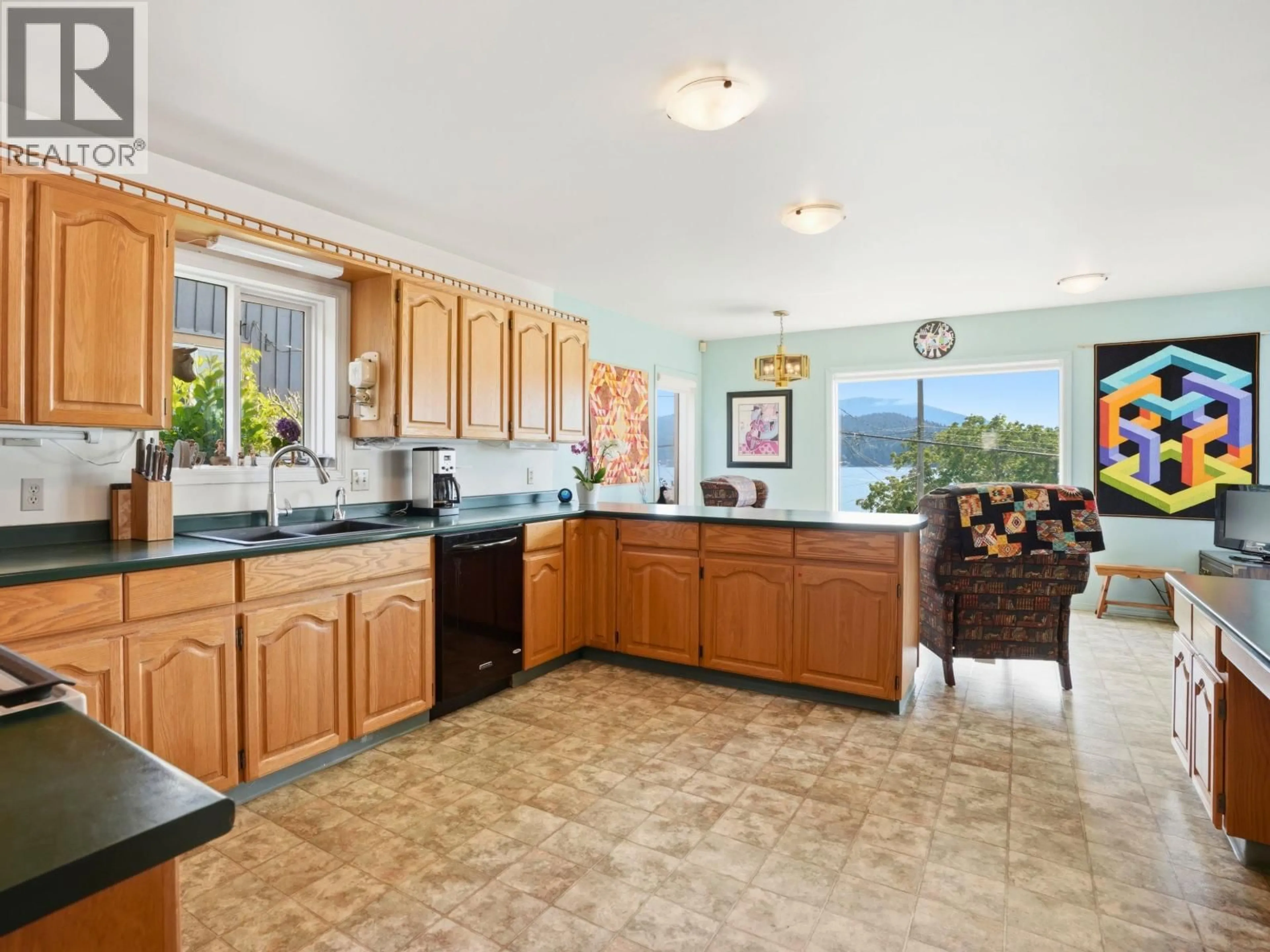 Open concept kitchen, ceramic/tile floor for 603 MARINE DRIVE, Gibsons British Columbia V0N1V1