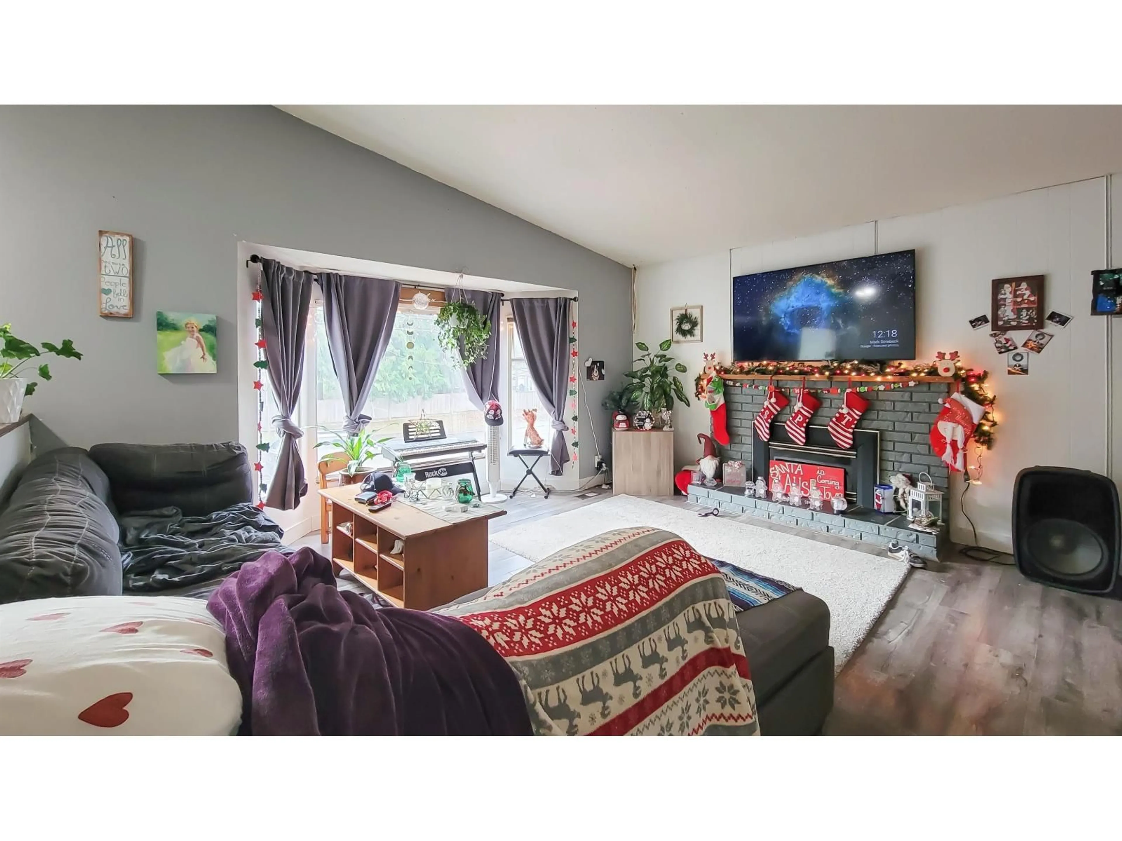 Living room with furniture, unknown for 20567 42 AVENUE, Langley British Columbia V3A3A8