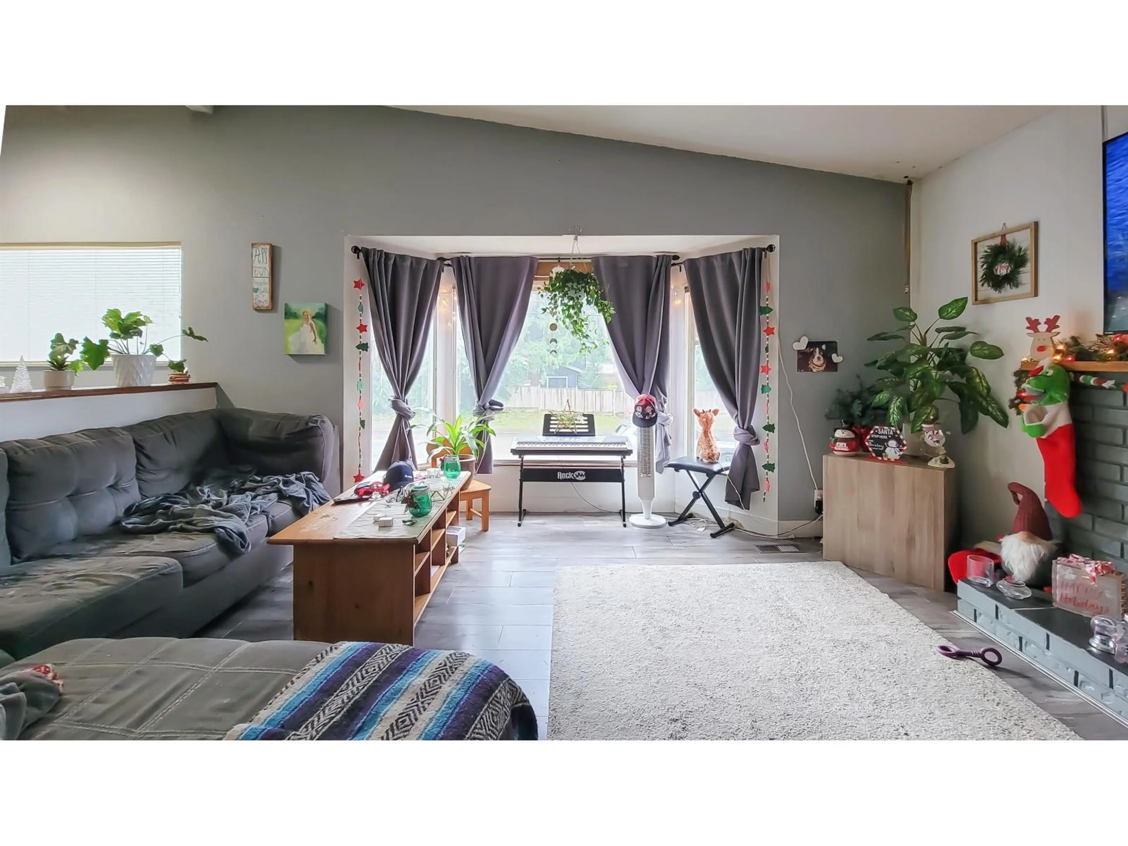 Living room with furniture, unknown for 20567 42 AVENUE, Langley British Columbia V3A3A8