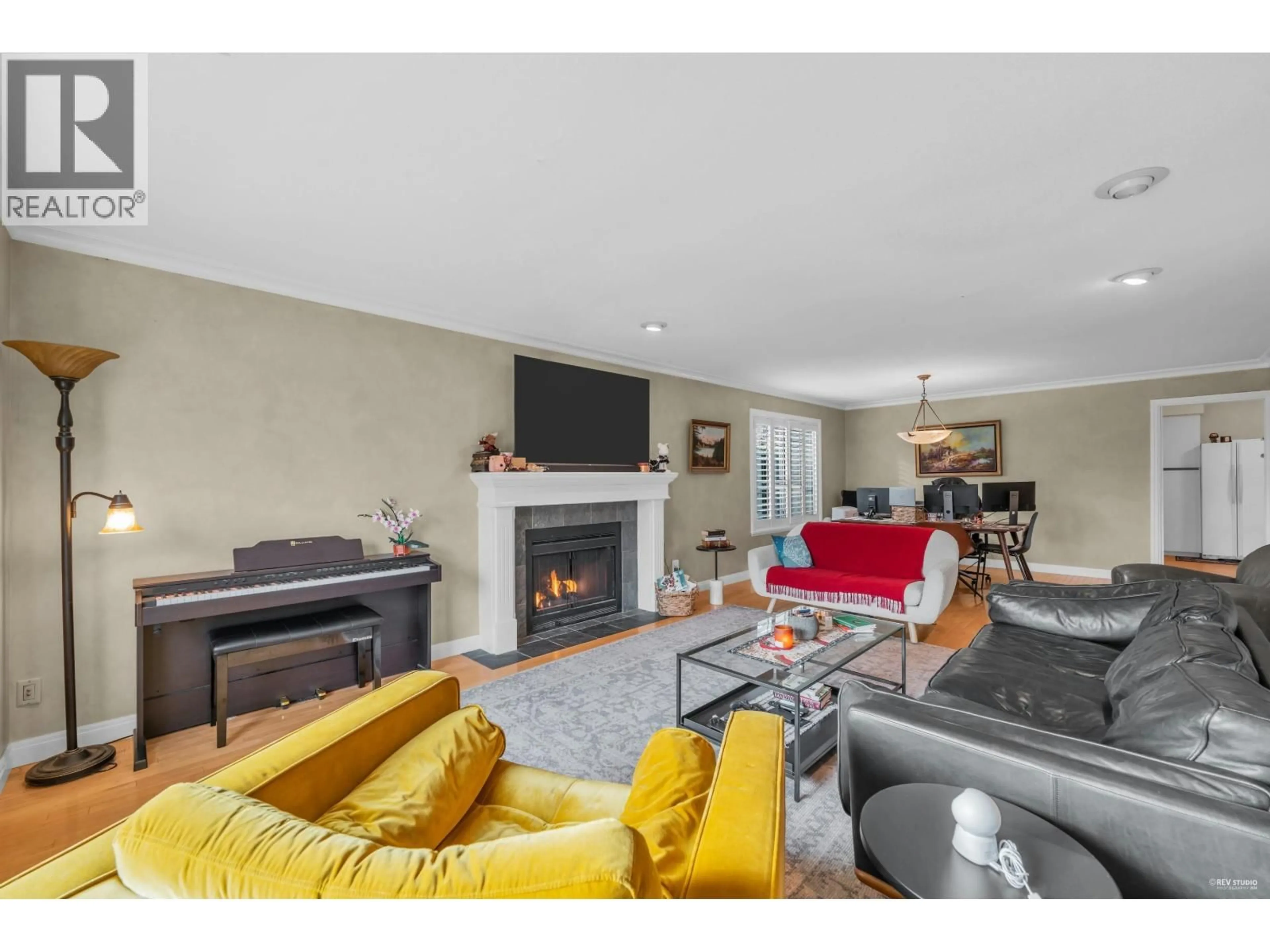Living room with furniture, unknown for 195 45TH AVENUE, Vancouver British Columbia V5Y2W2