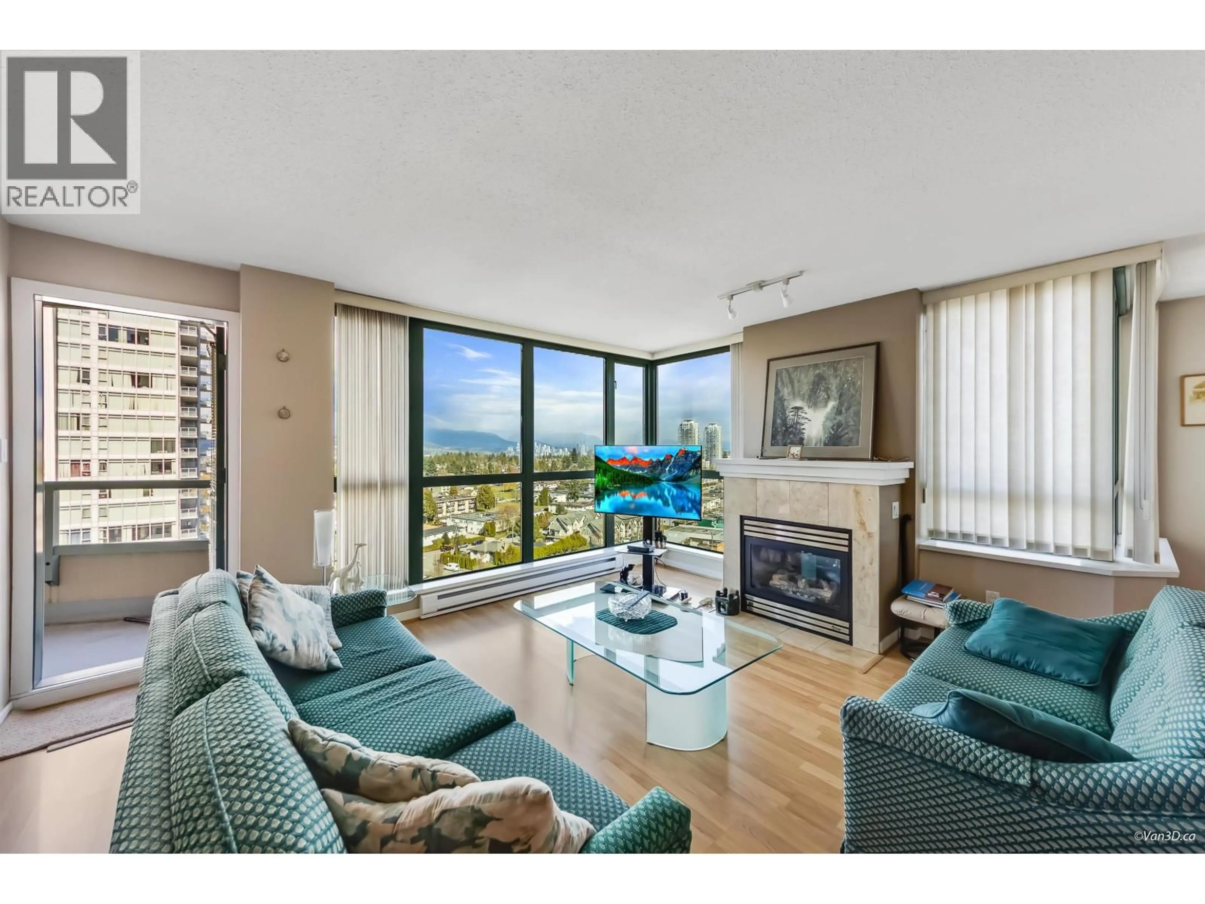 Living room with furniture, wood/laminate floor for 1501 - 6659 SOUTHOAKS CRESCENT, Burnaby British Columbia V5E4M9