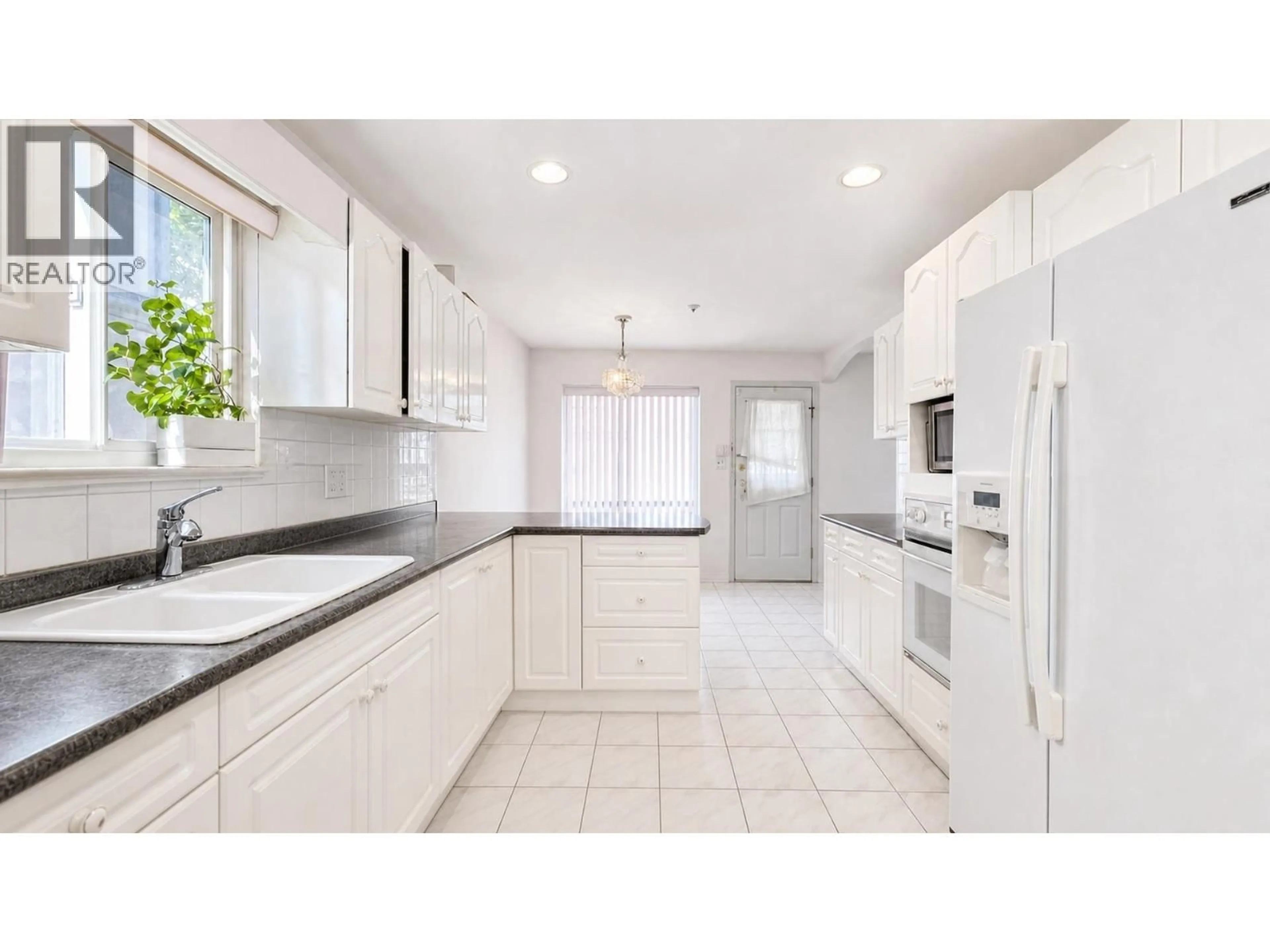 Unknown for 3211 QUEENS AVENUE, Vancouver British Columbia V5R4T7