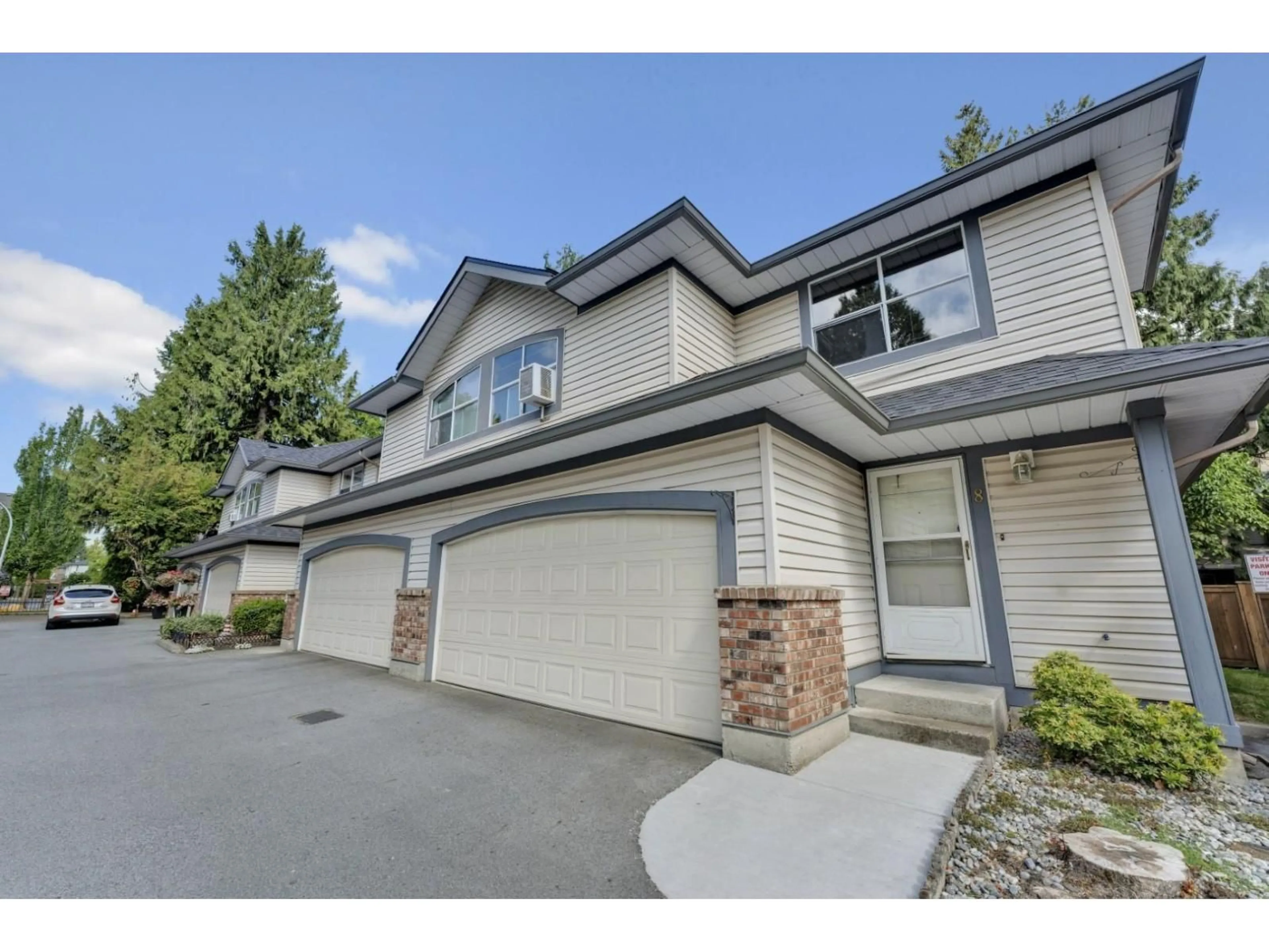 Unknown for 8 - 8257 121A STREET, Surrey British Columbia V3W3R4