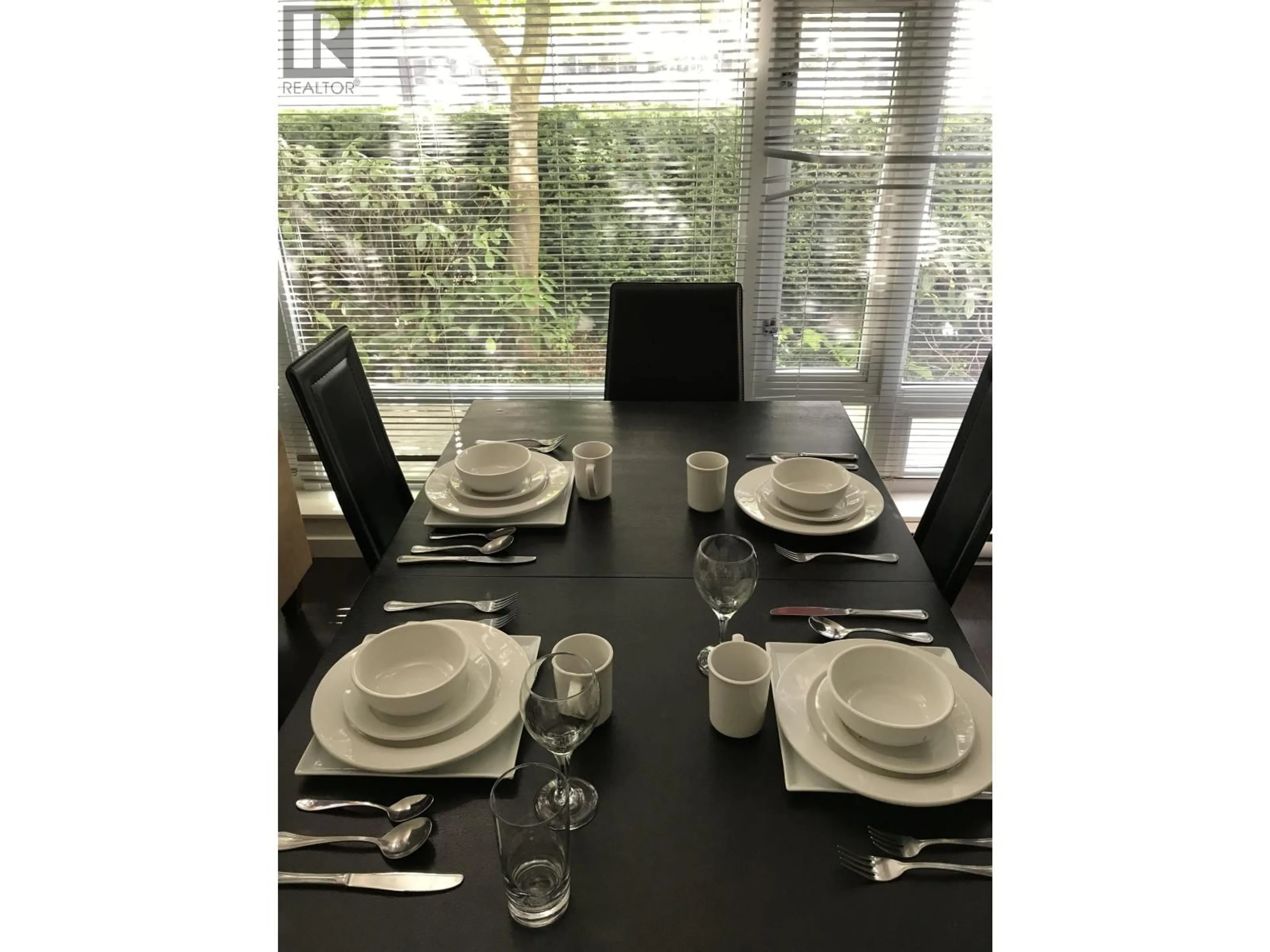 Dining room, unknown for 129 REGIMENT SQUARE, Vancouver British Columbia V6B1X5