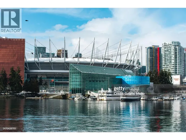 129 REGIMENT SQUARE, Vancouver 4