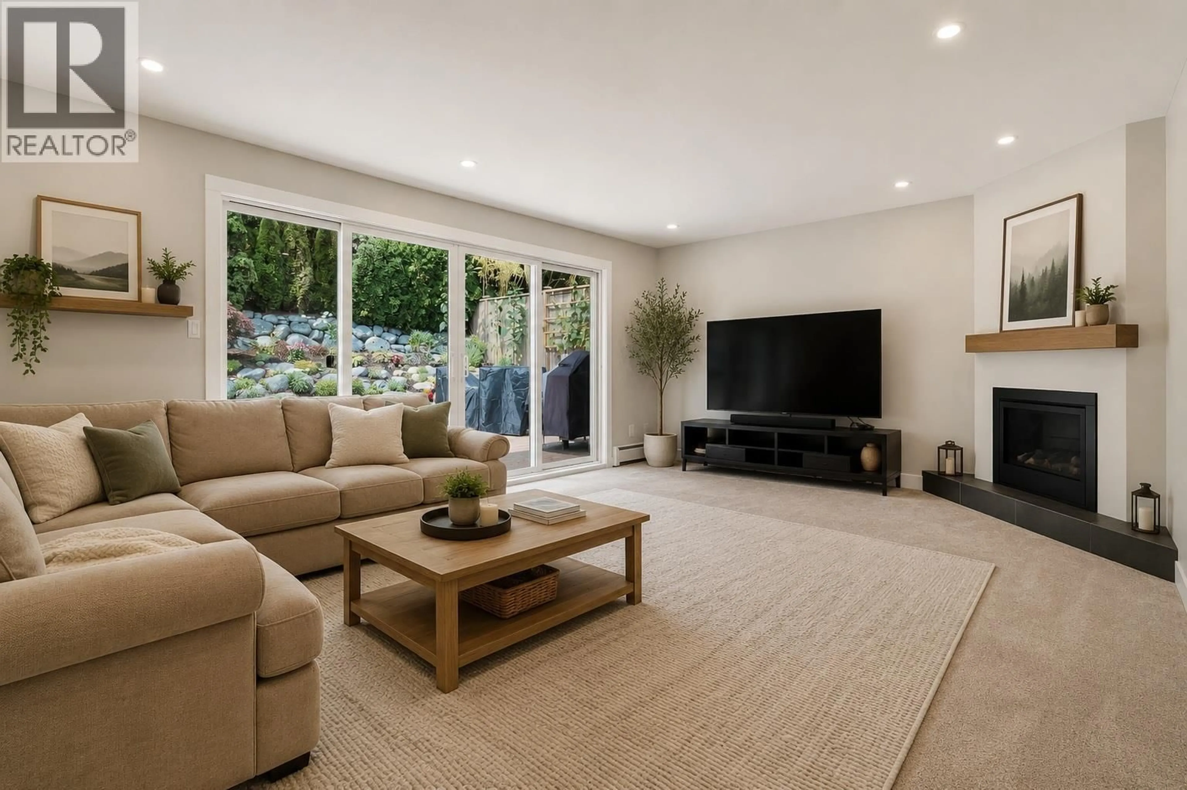 Living room with furniture, unknown for 133 WOODLAND DRIVE, Delta British Columbia V4L2H7