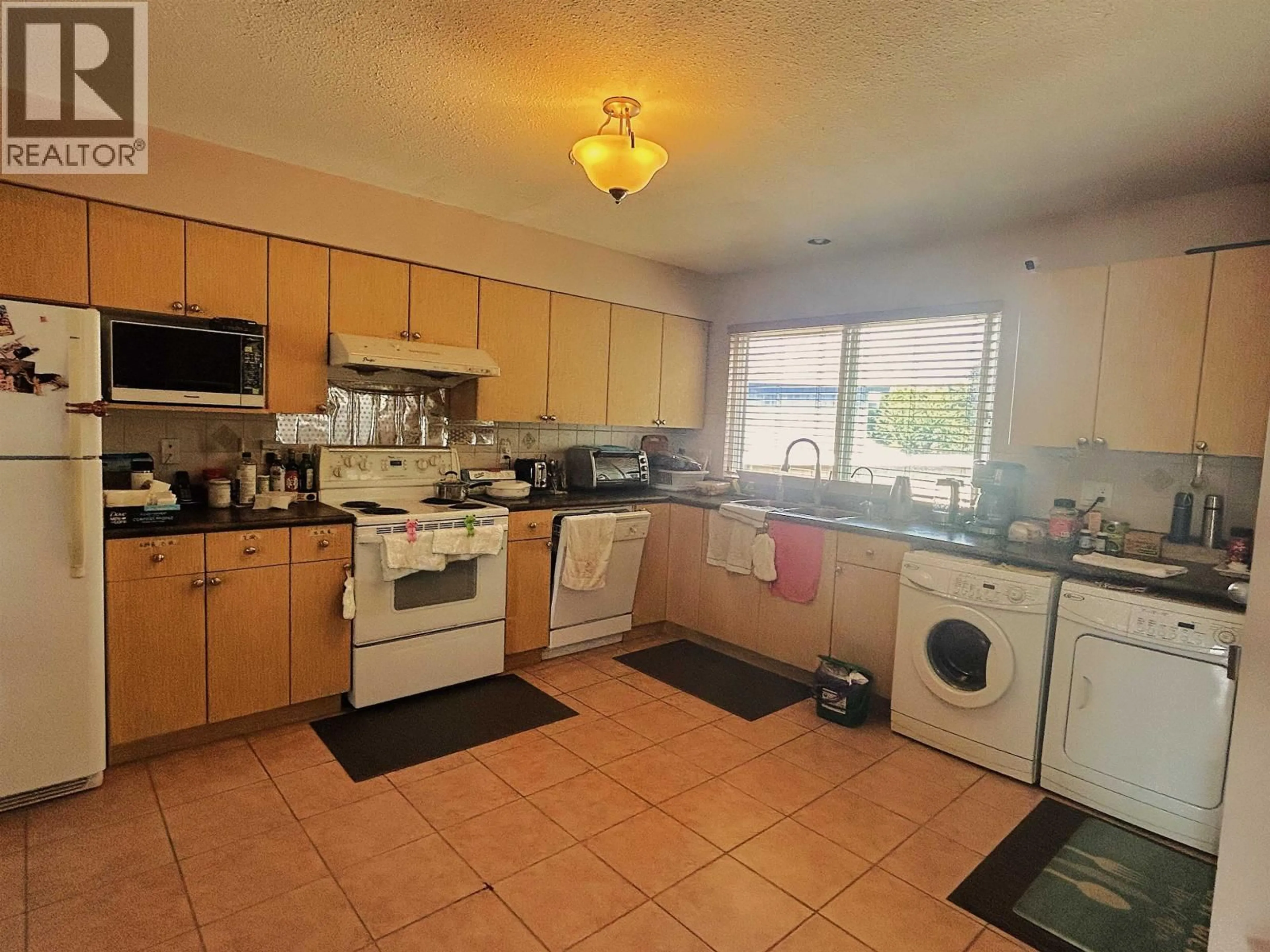 Standard kitchen, unknown for 6220 SPENDER DRIVE, Richmond British Columbia V7E4C2