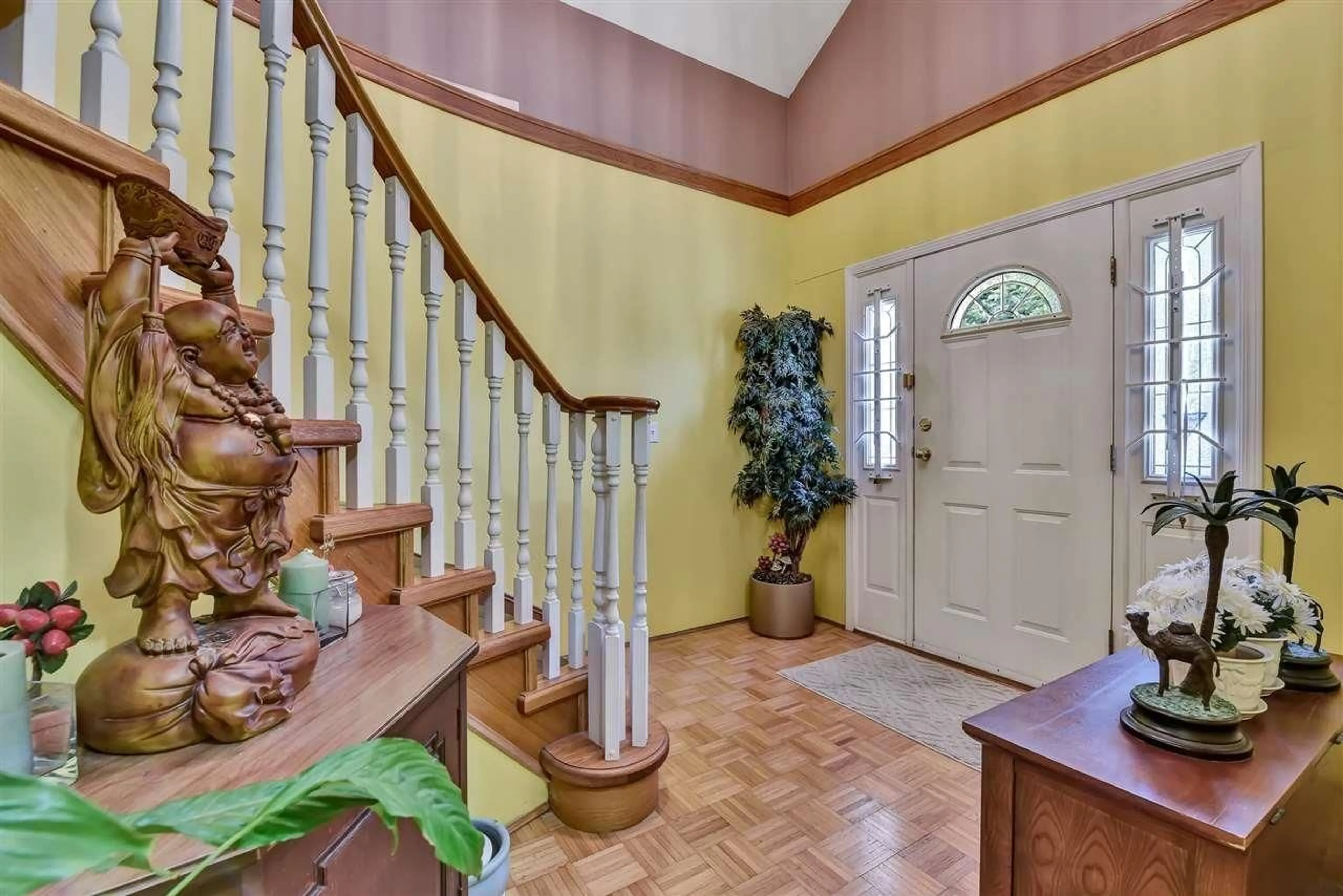 Indoor foyer for 9256 152 STREET, Surrey British Columbia V3R4G2